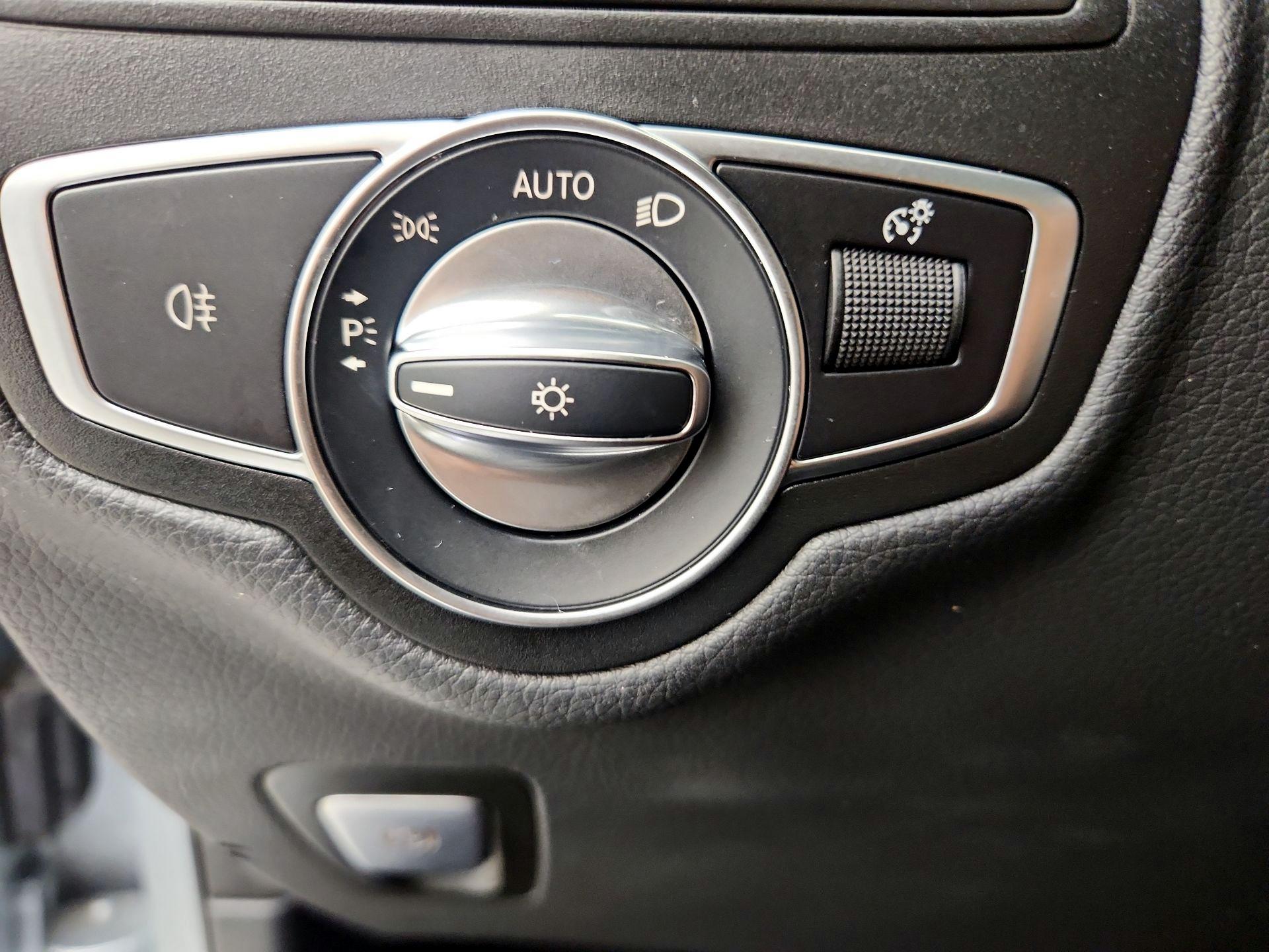 Thumbnail: 2021 Mercedes-Benz GLC - 13