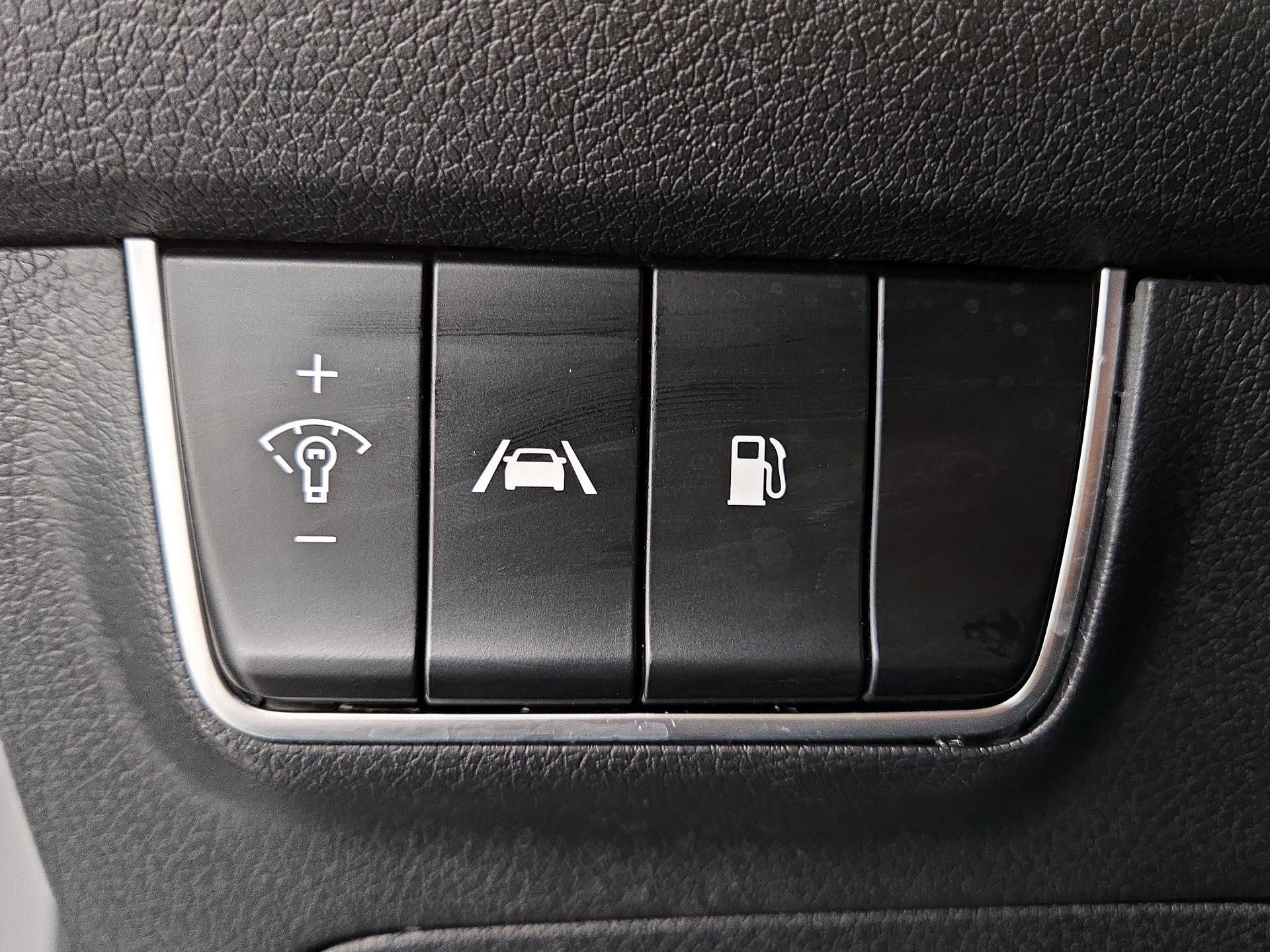 Thumbnail: 2022 Kia Stinger - 13