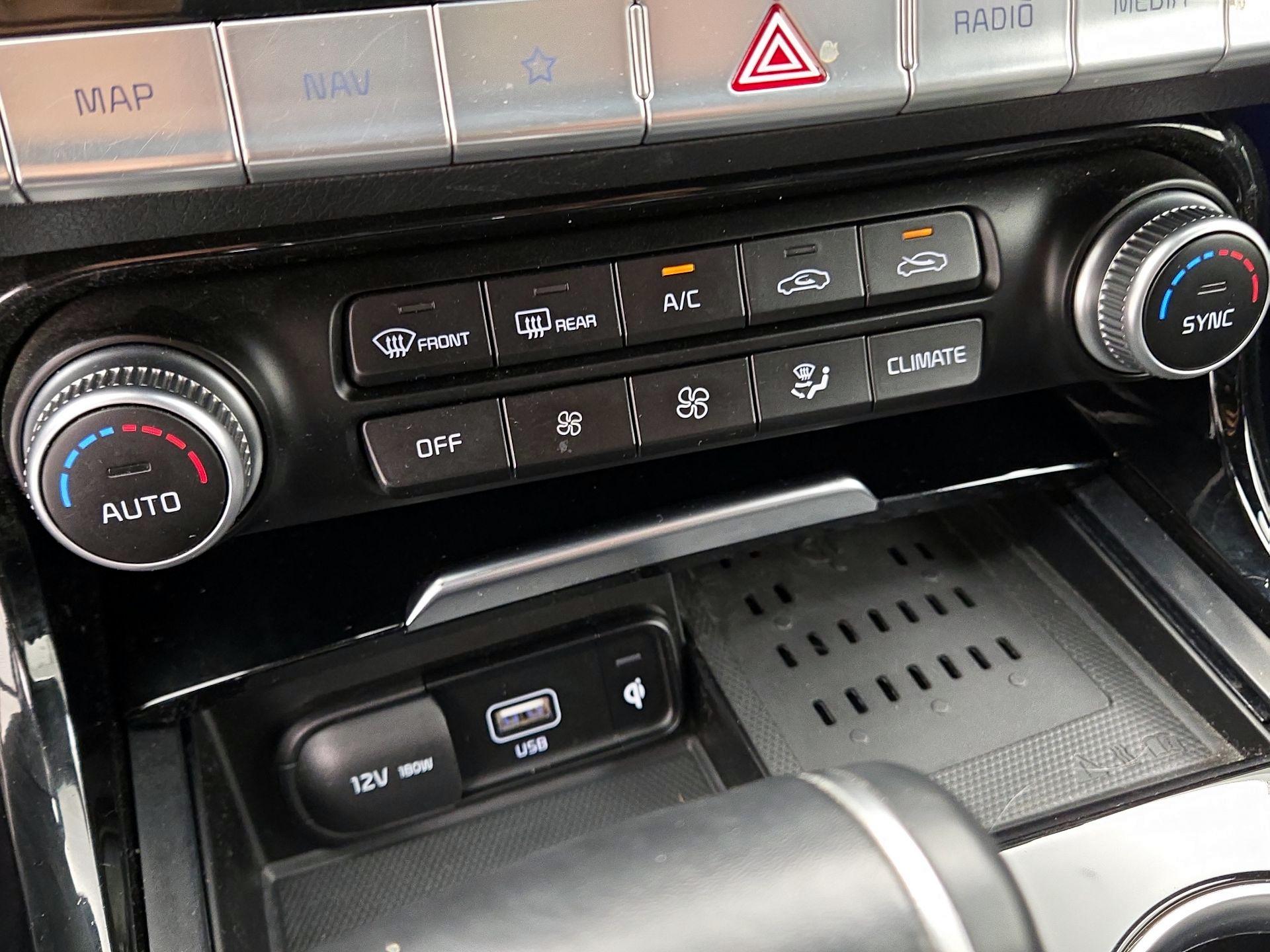 Thumbnail: 2022 Kia Stinger - 17