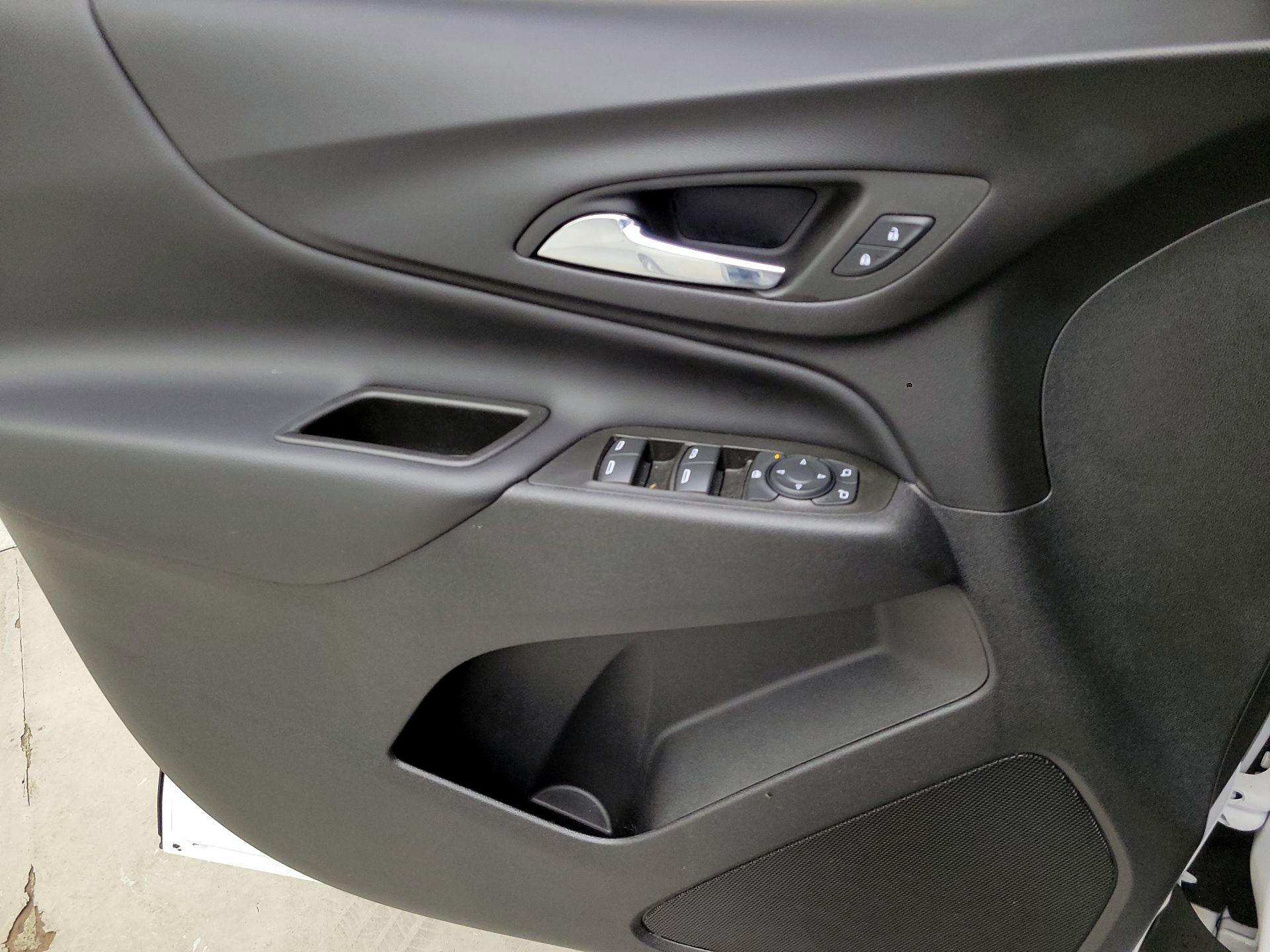 Thumbnail: 2022 Chevrolet Equinox - 12