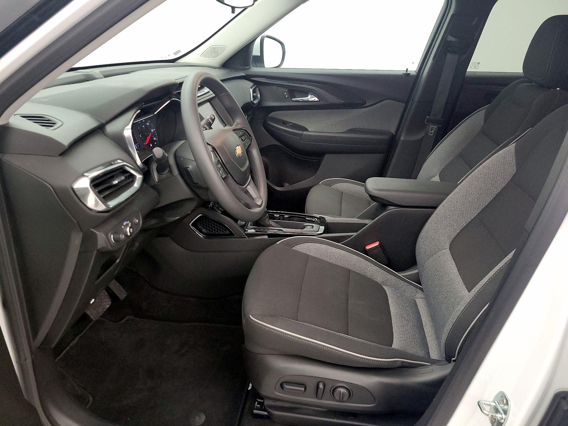 Thumbnail: 2023 Chevrolet TrailBlazer - 11