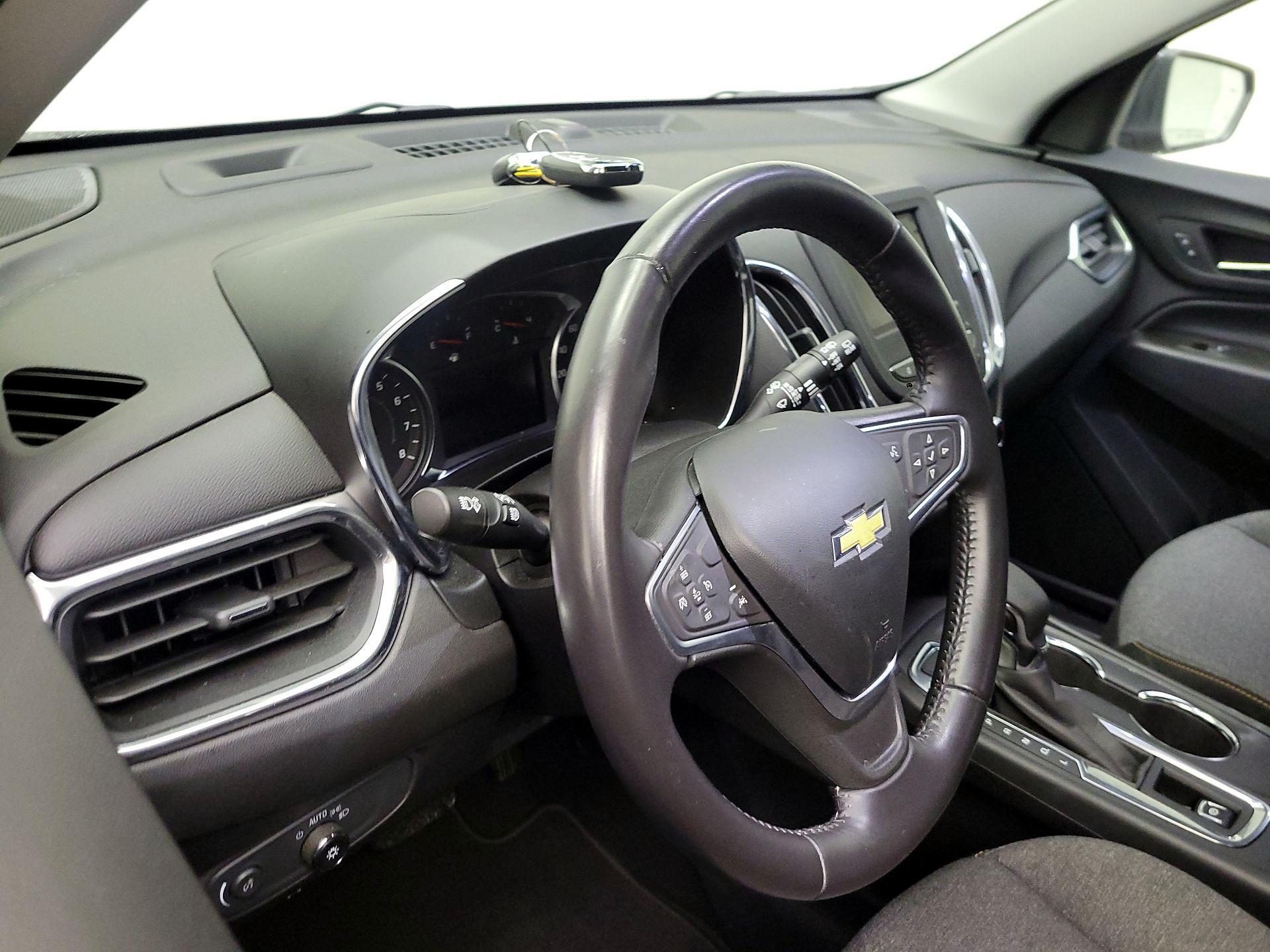 Thumbnail: 2022 Chevrolet Equinox - 9