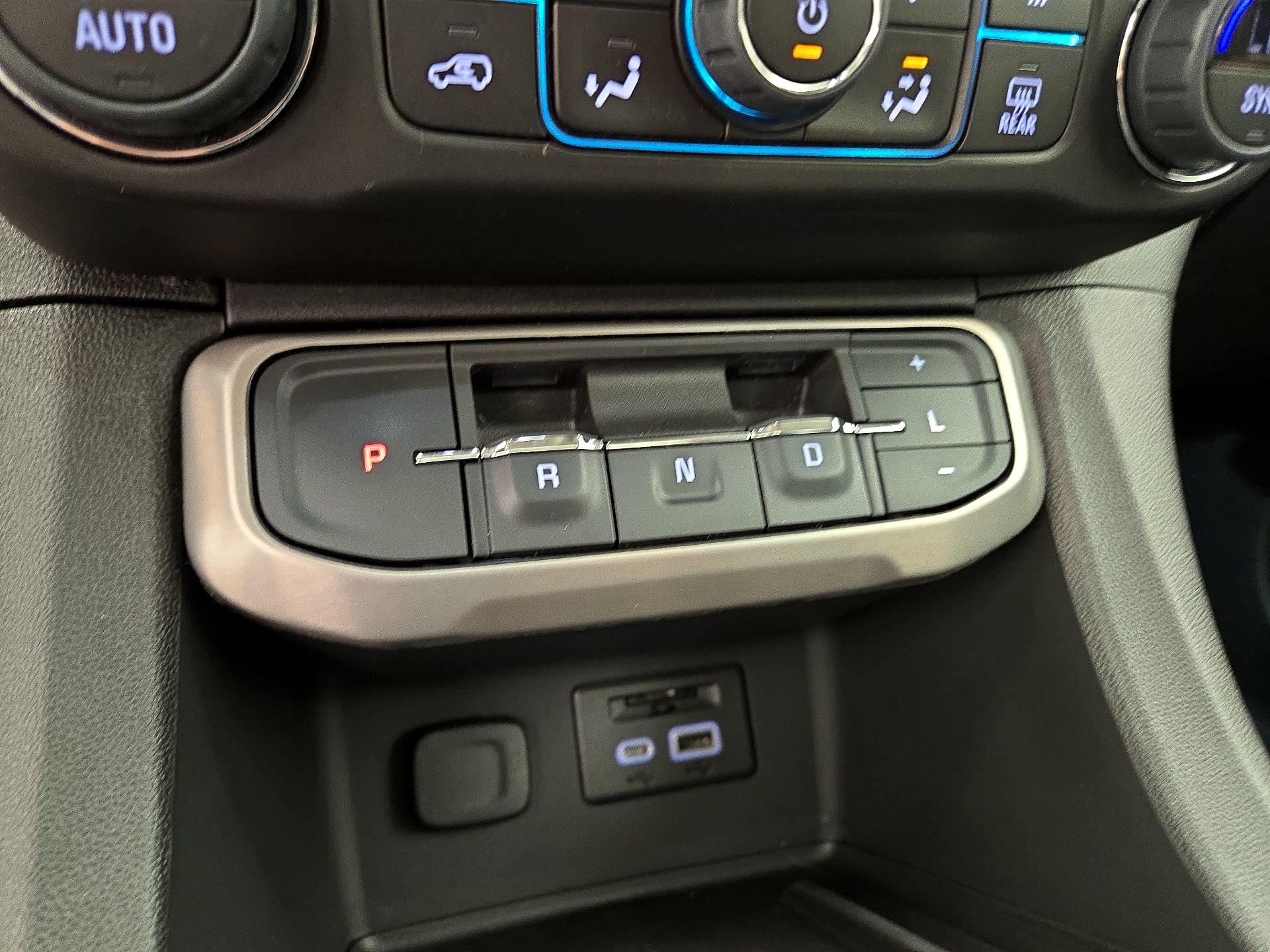 Thumbnail: 2023 GMC Acadia - 18