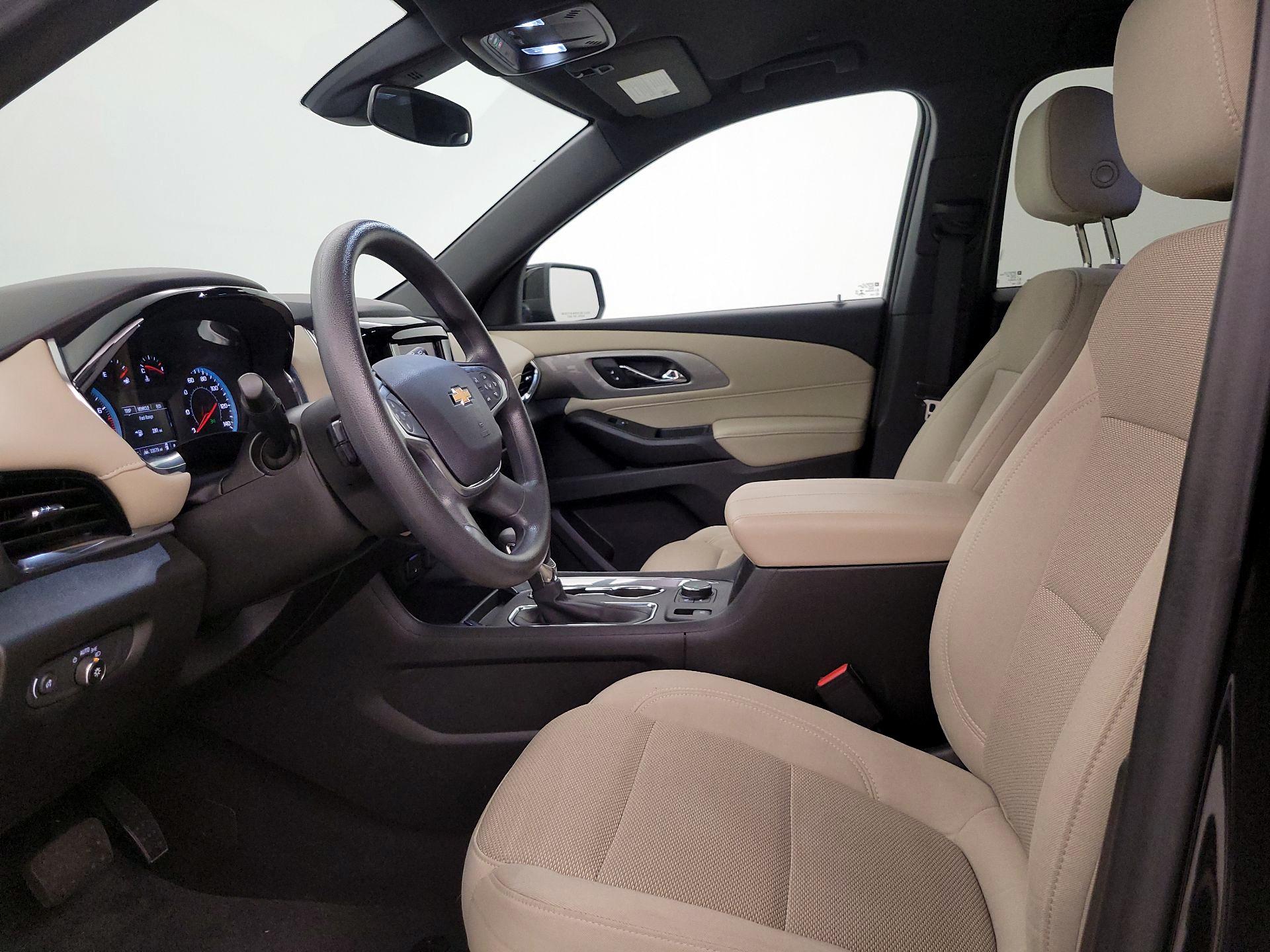 Thumbnail: 2023 Chevrolet Traverse - 11