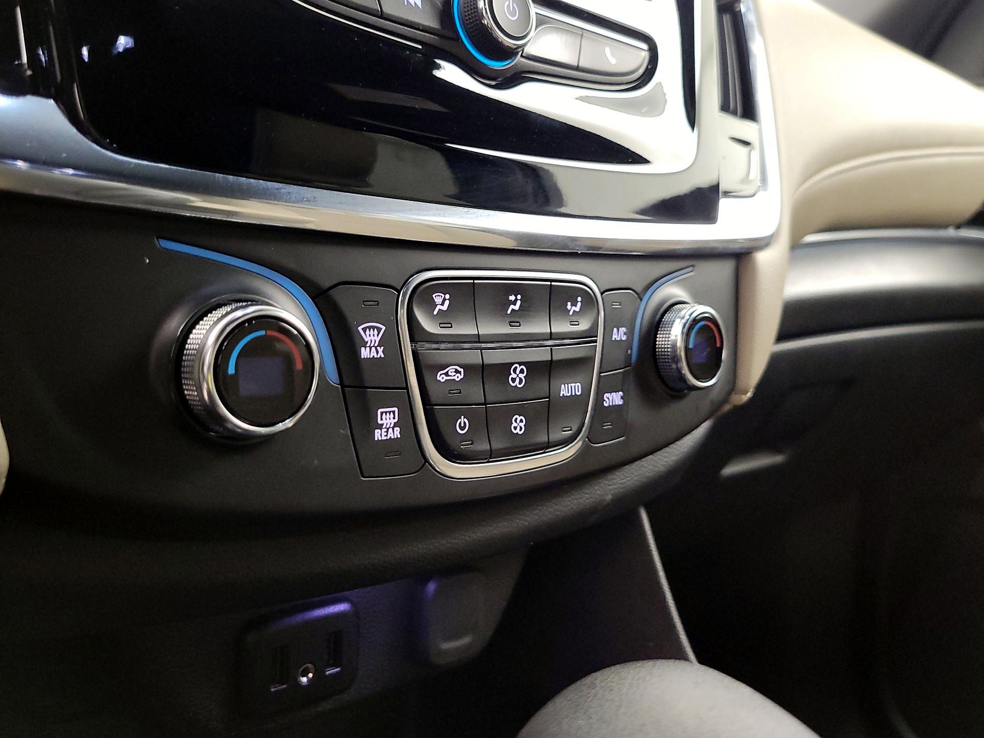 Thumbnail: 2023 Chevrolet Traverse - 16