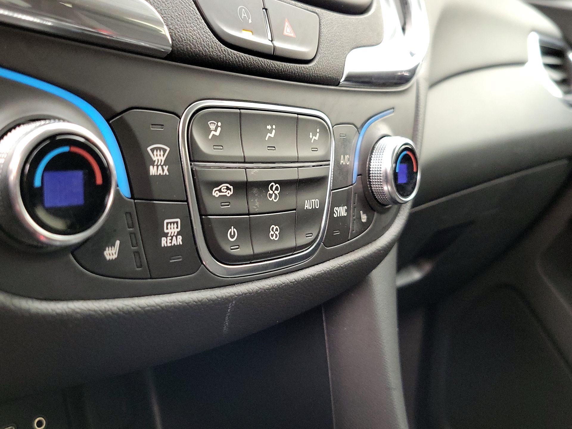 Thumbnail: 2022 Chevrolet Equinox - 16