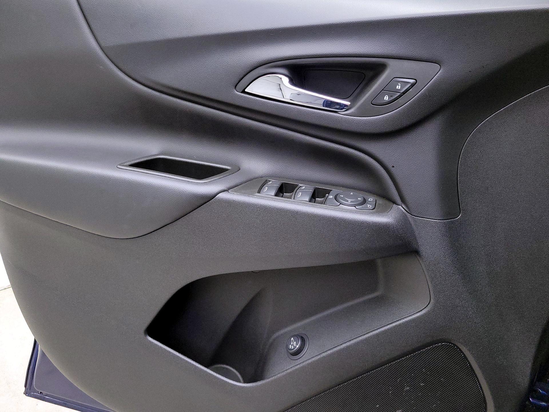 Thumbnail: 2022 Chevrolet Equinox - 12