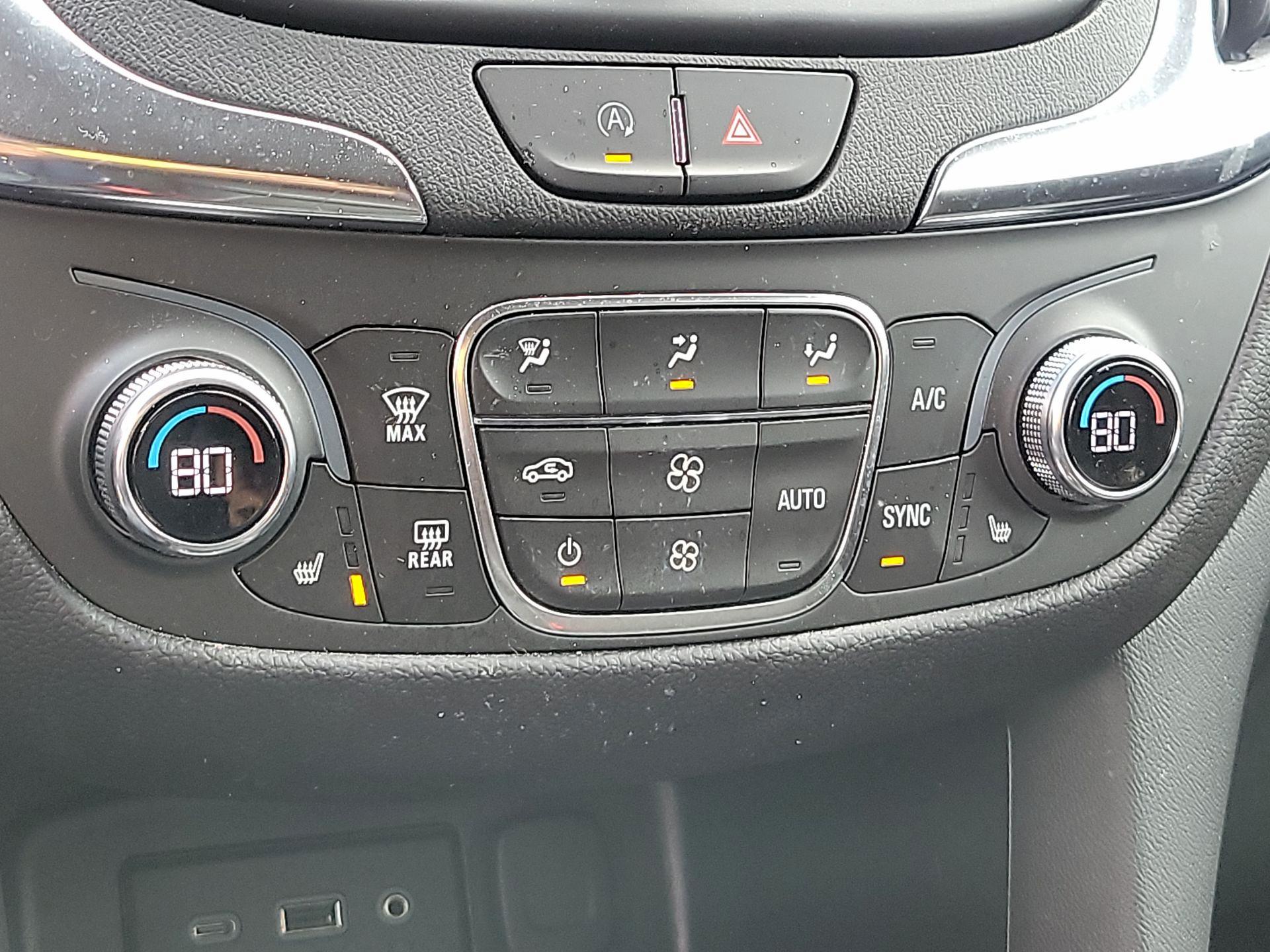 Thumbnail: 2022 Chevrolet Equinox - 16