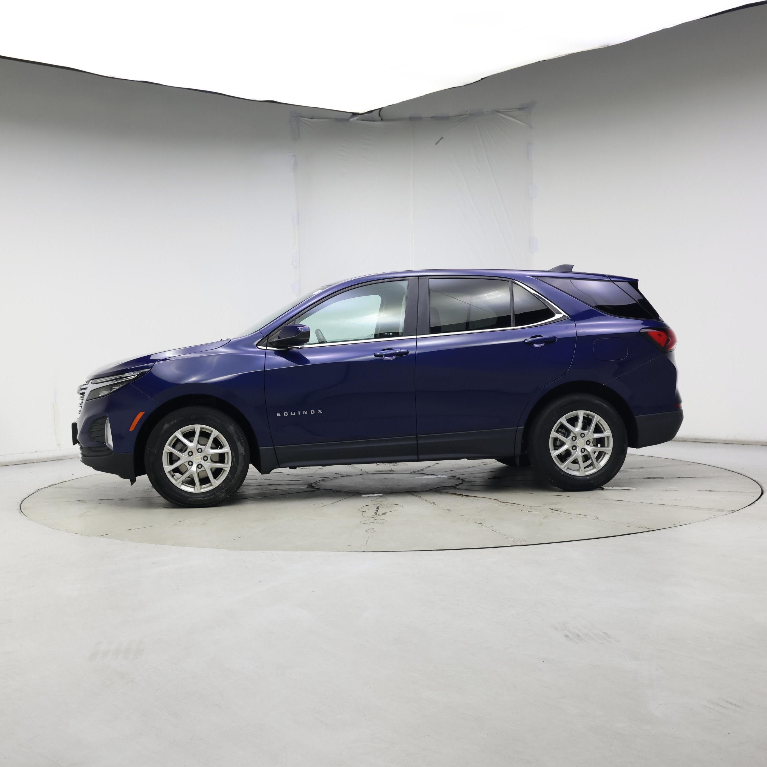 Thumbnail: 2022 Chevrolet Equinox - 3