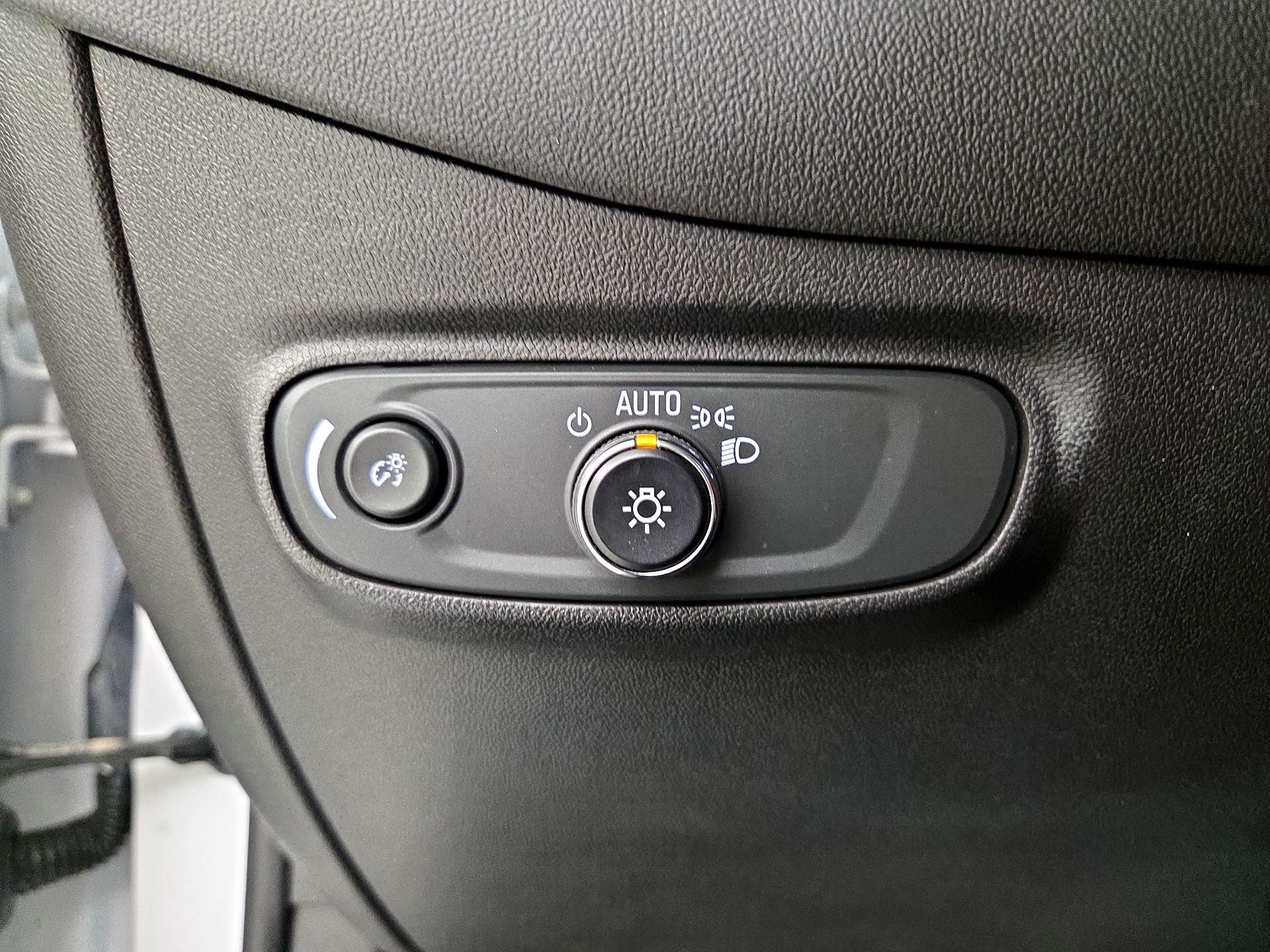 Thumbnail: 2022 Chevrolet Equinox - 13