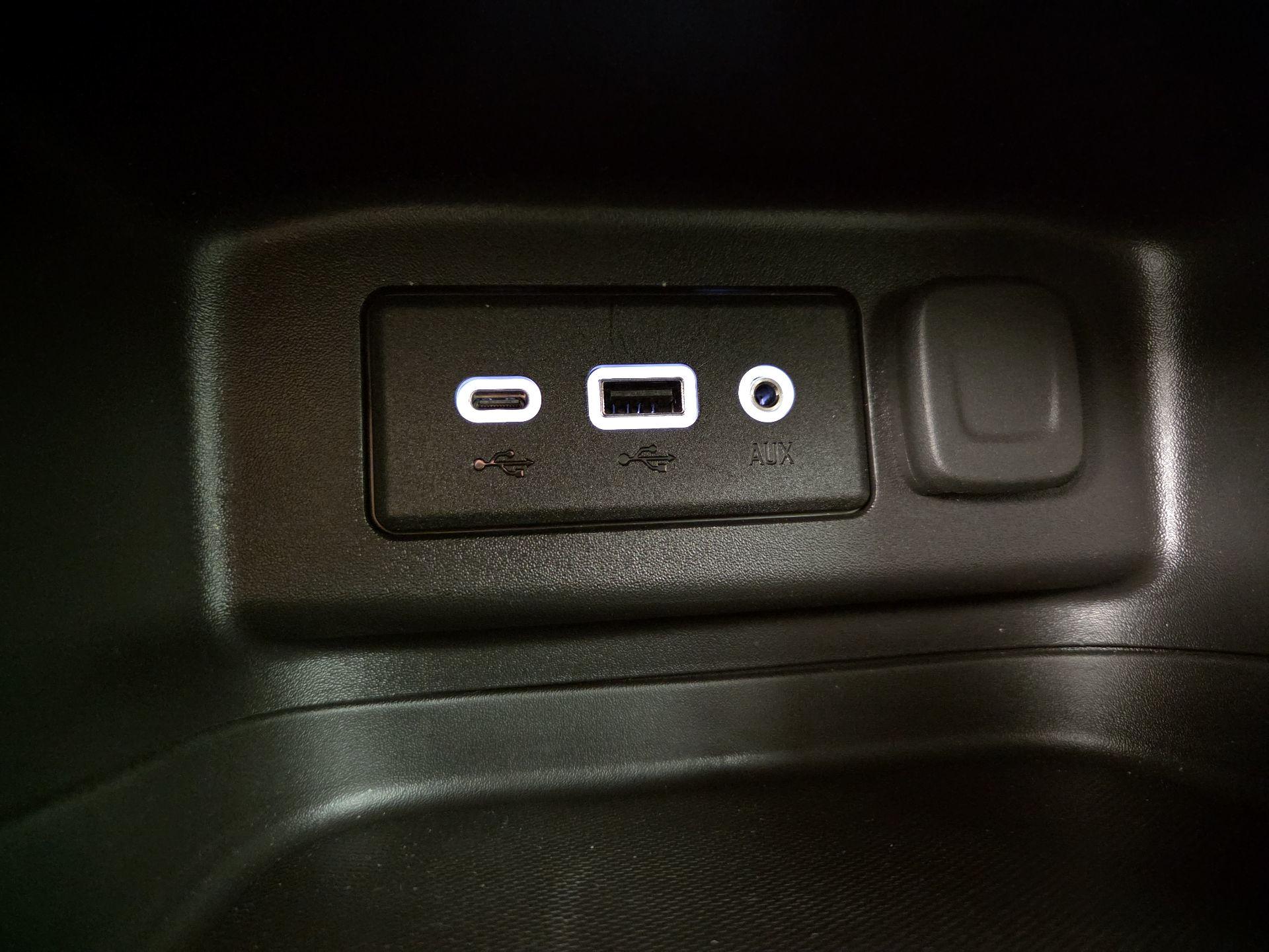 Thumbnail: 2022 Chevrolet Equinox - 18