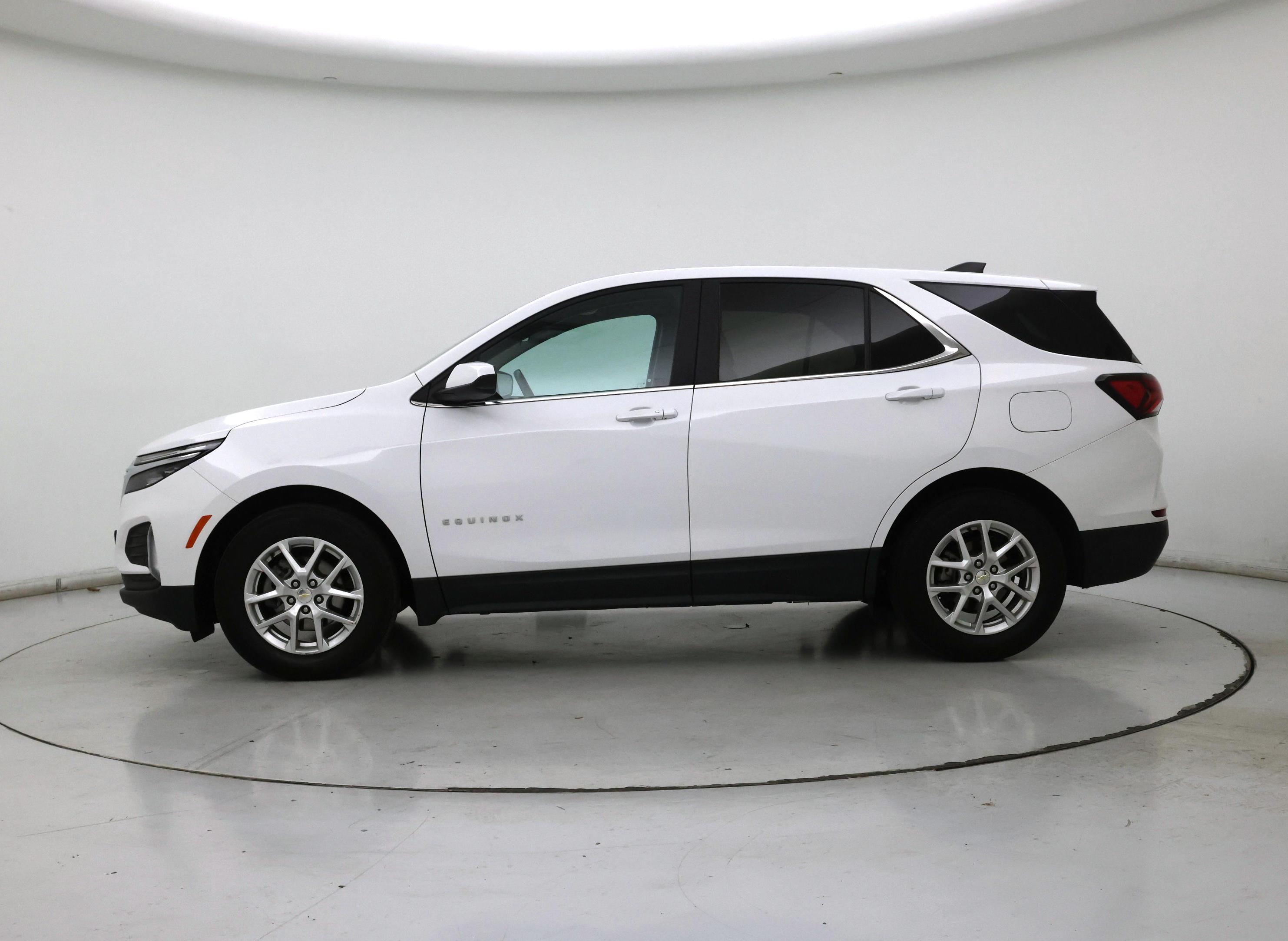 Thumbnail: 2022 Chevrolet Equinox - 3