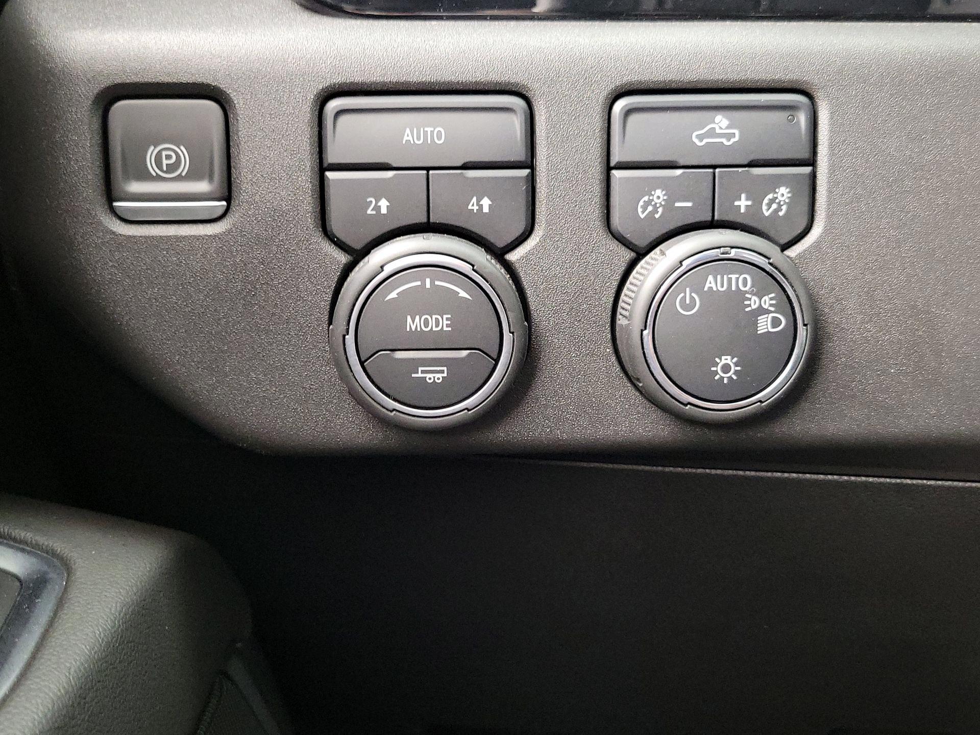 Thumbnail: 2022 Chevrolet Silverado 1500 - 13