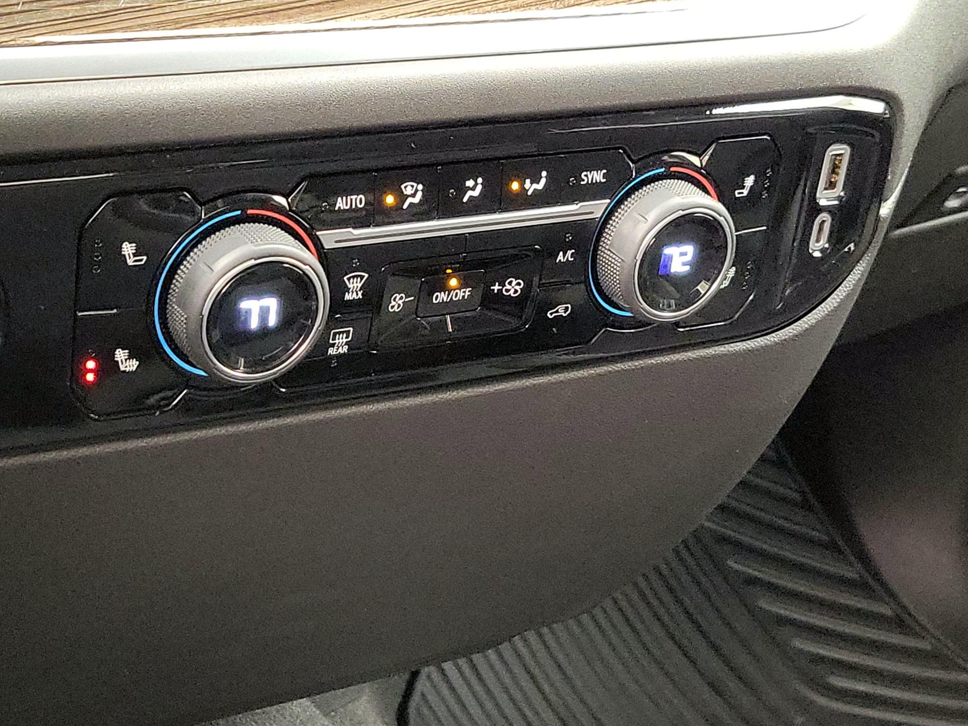 Thumbnail: 2022 Chevrolet Silverado 1500 - 17