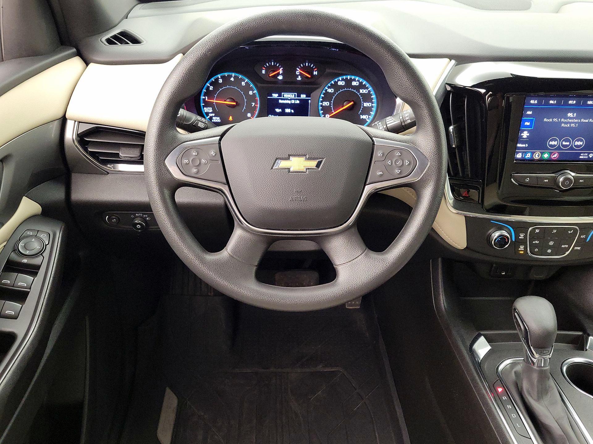 Thumbnail: 2023 Chevrolet Traverse - 10