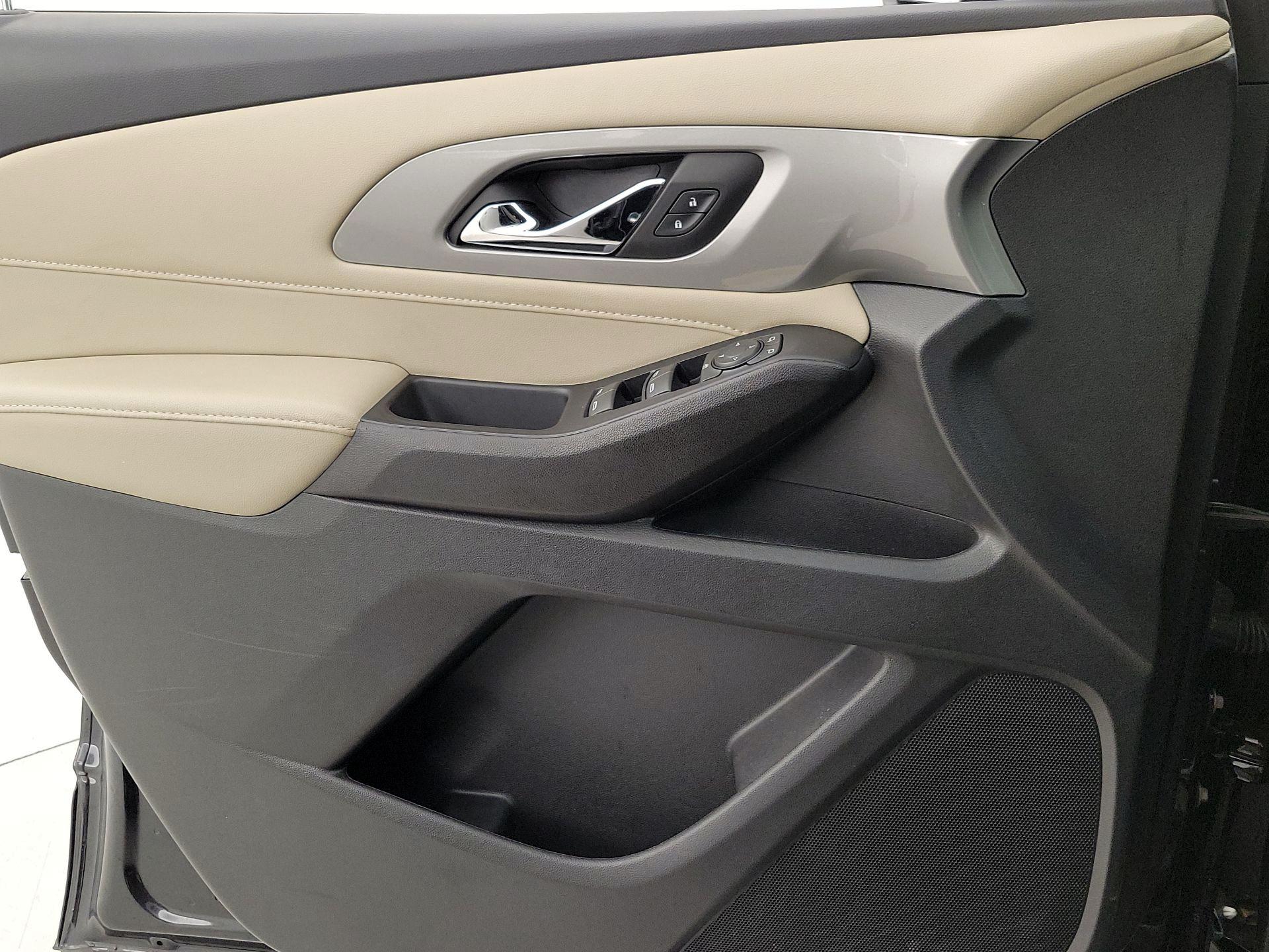 Thumbnail: 2023 Chevrolet Traverse - 12