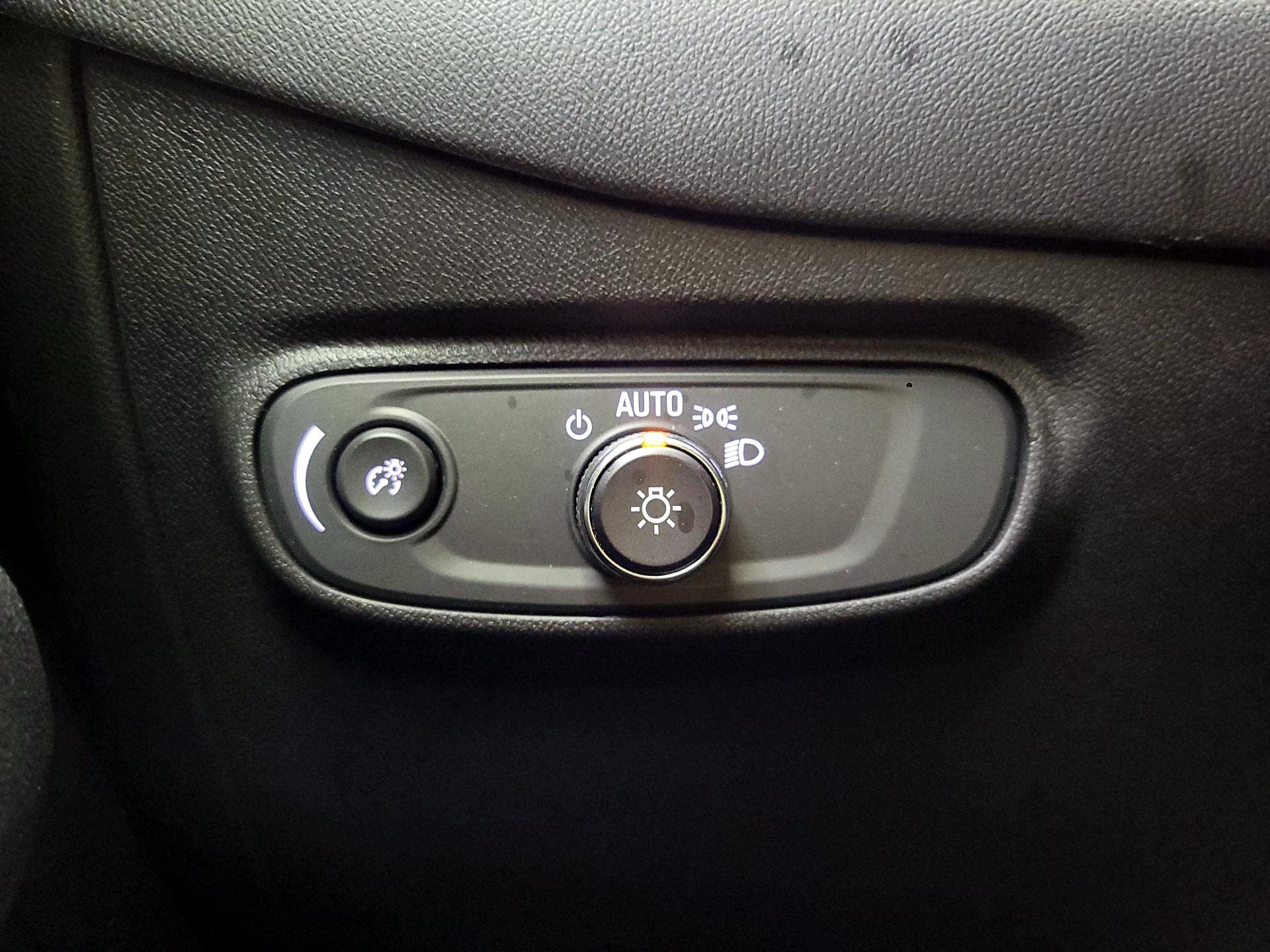 Thumbnail: 2022 Chevrolet Equinox - 13