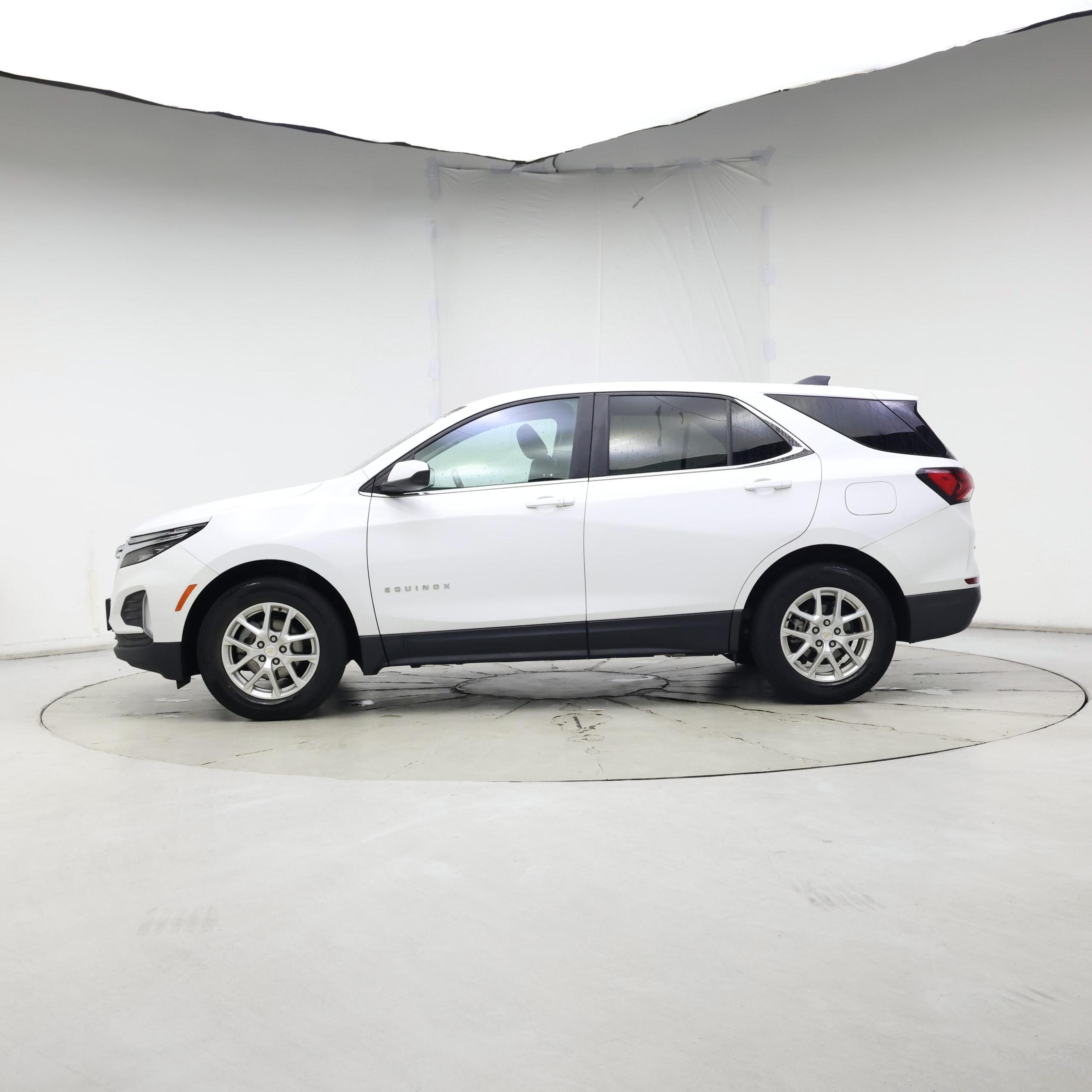 Thumbnail: 2022 Chevrolet Equinox - 3