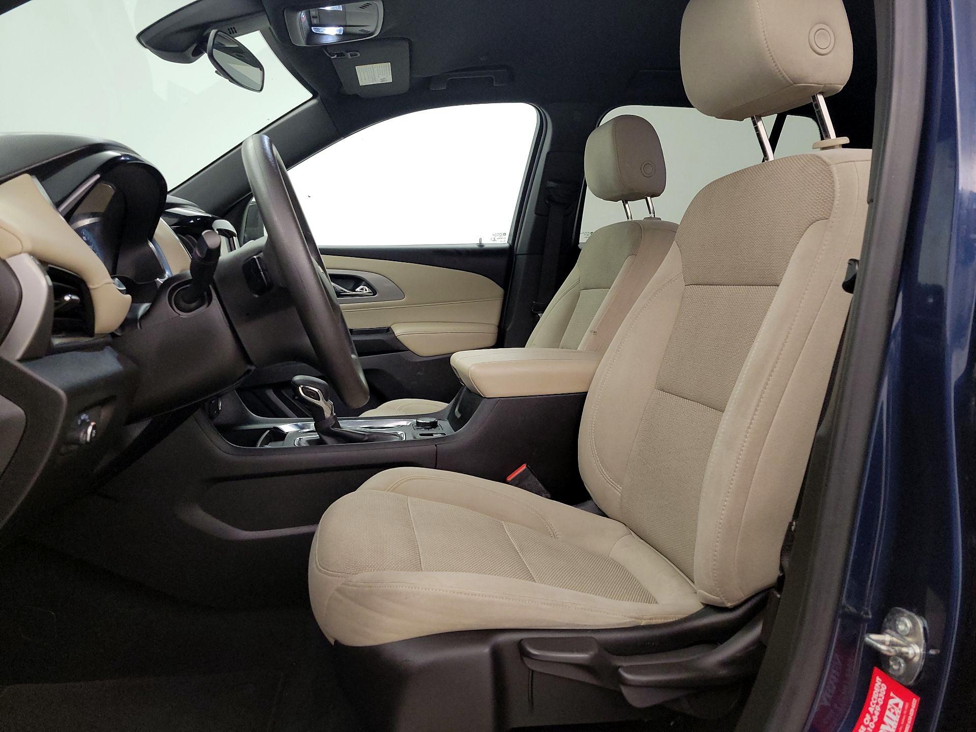 Thumbnail: 2023 Chevrolet Traverse - 11