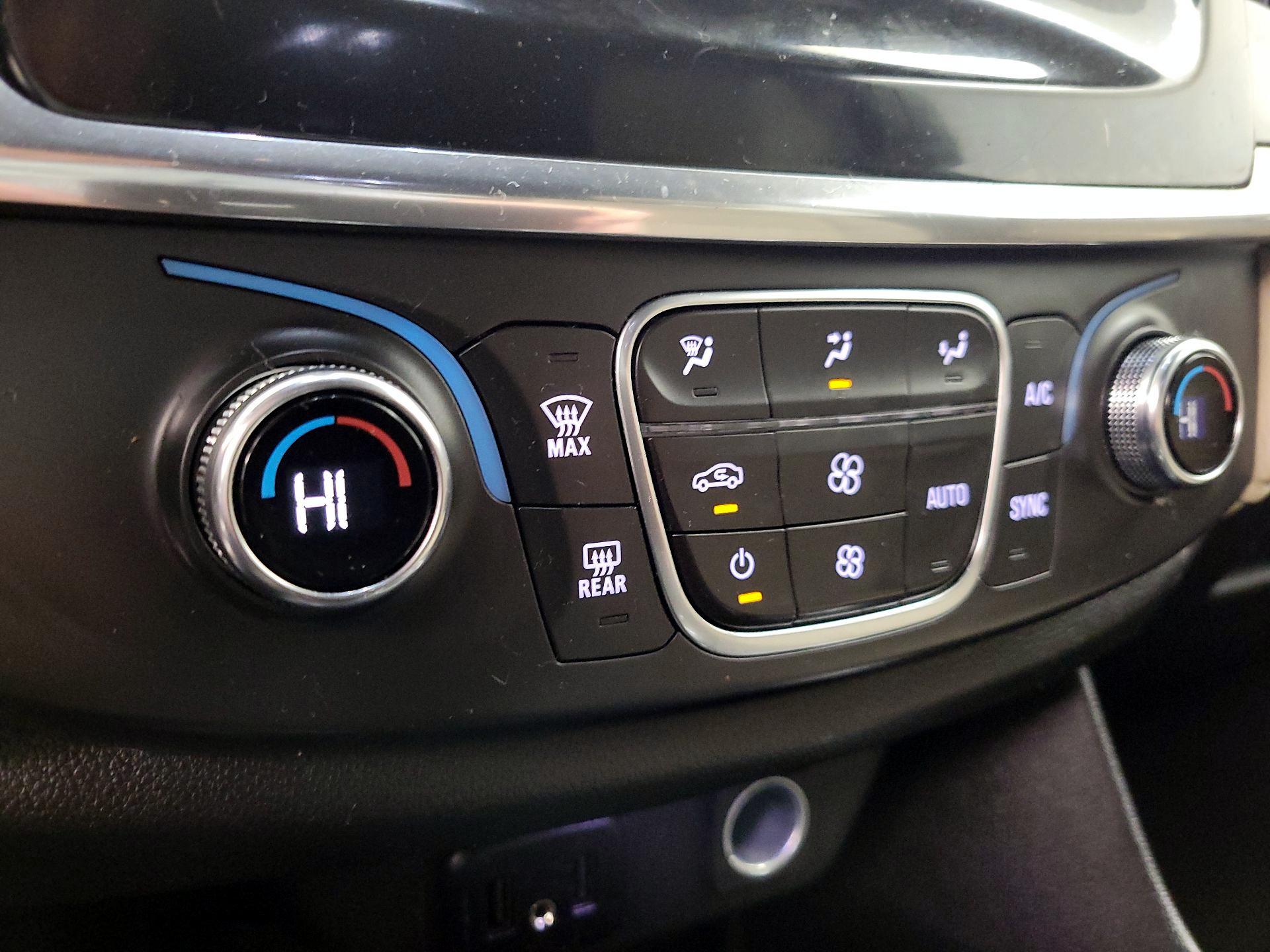 Thumbnail: 2023 Chevrolet Traverse - 17