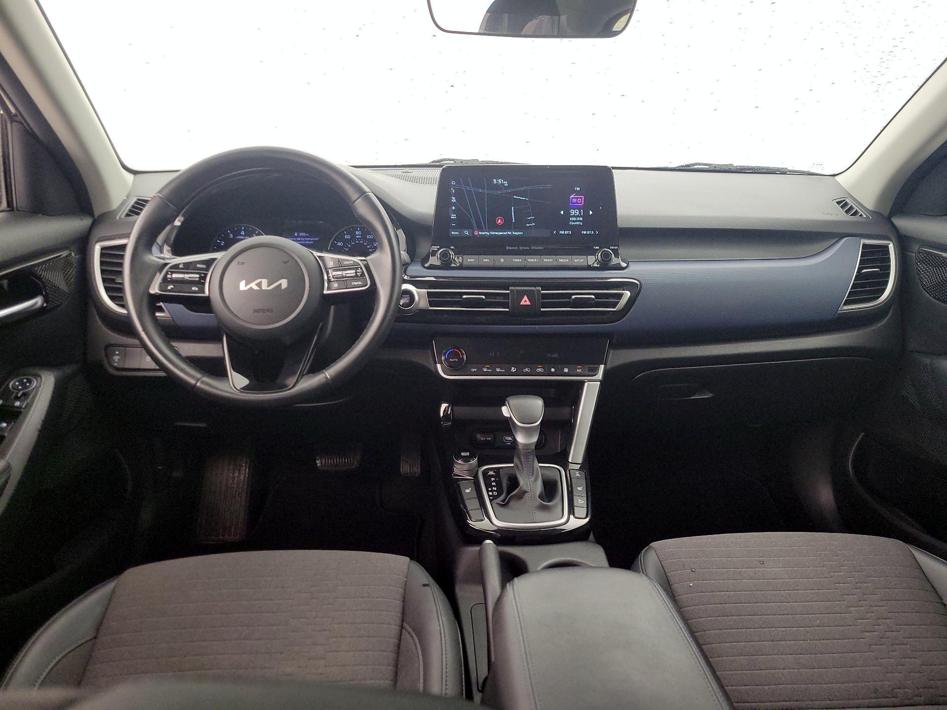 Thumbnail: 2023 Kia Seltos - 9