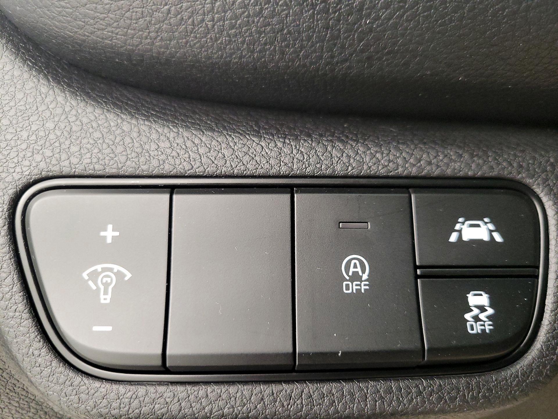 Thumbnail: 2023 Kia Seltos - 13