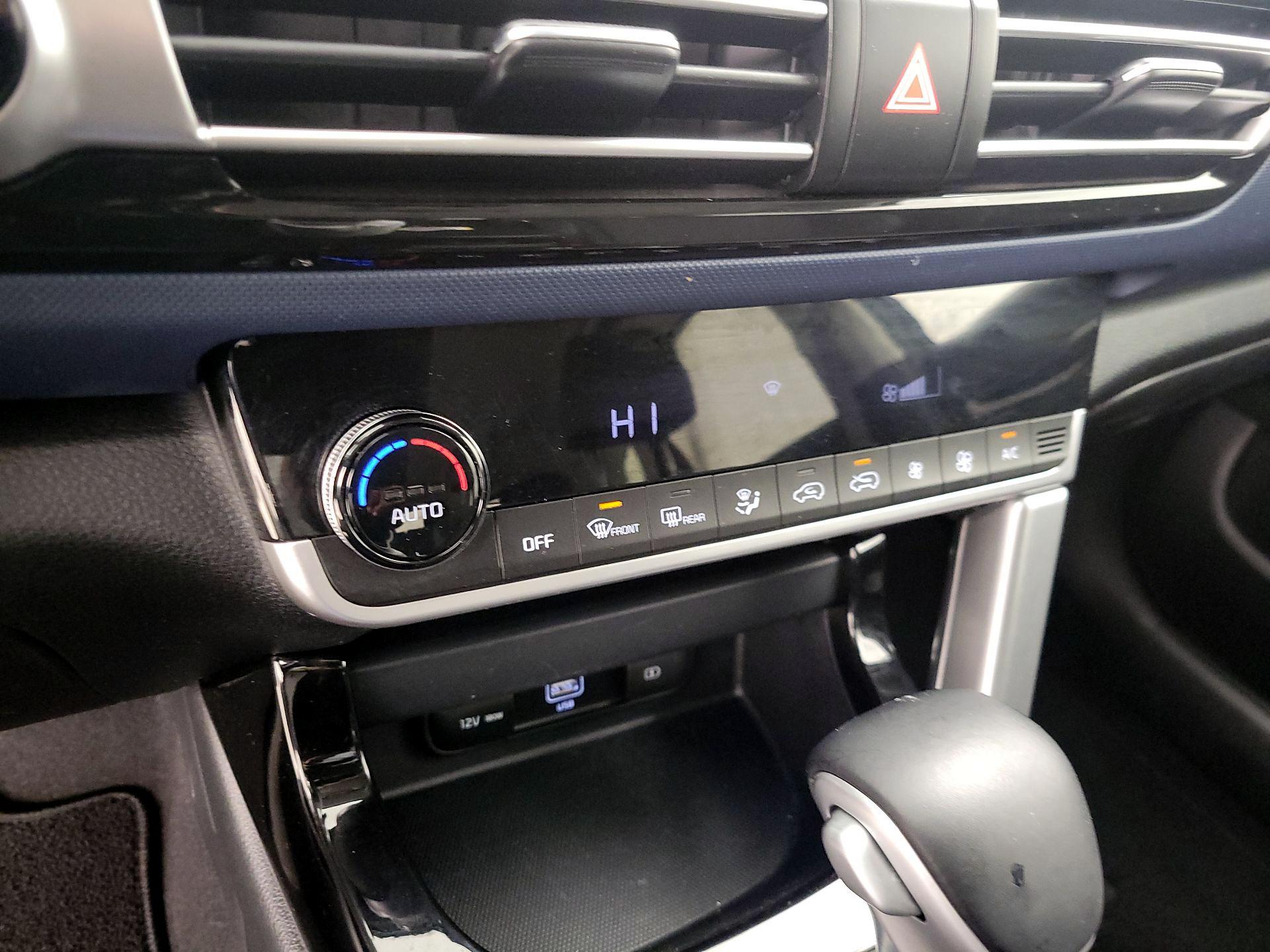 Thumbnail: 2023 Kia Seltos - 17