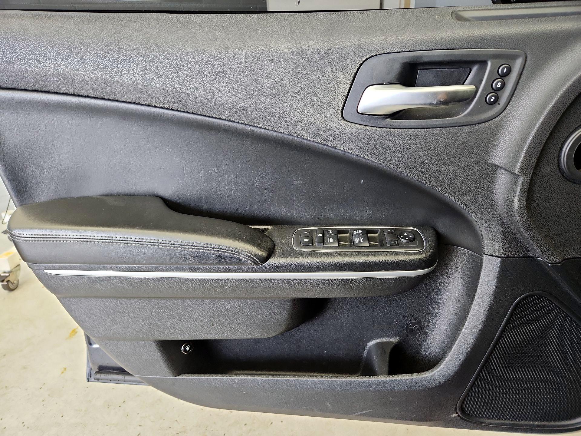 Thumbnail: 2019 Dodge Charger - 12