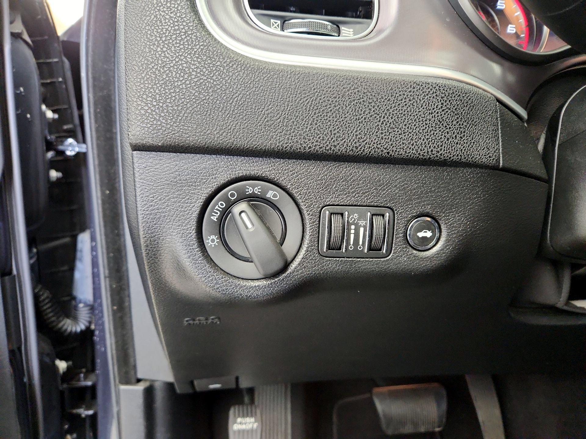 Thumbnail: 2019 Dodge Charger - 13