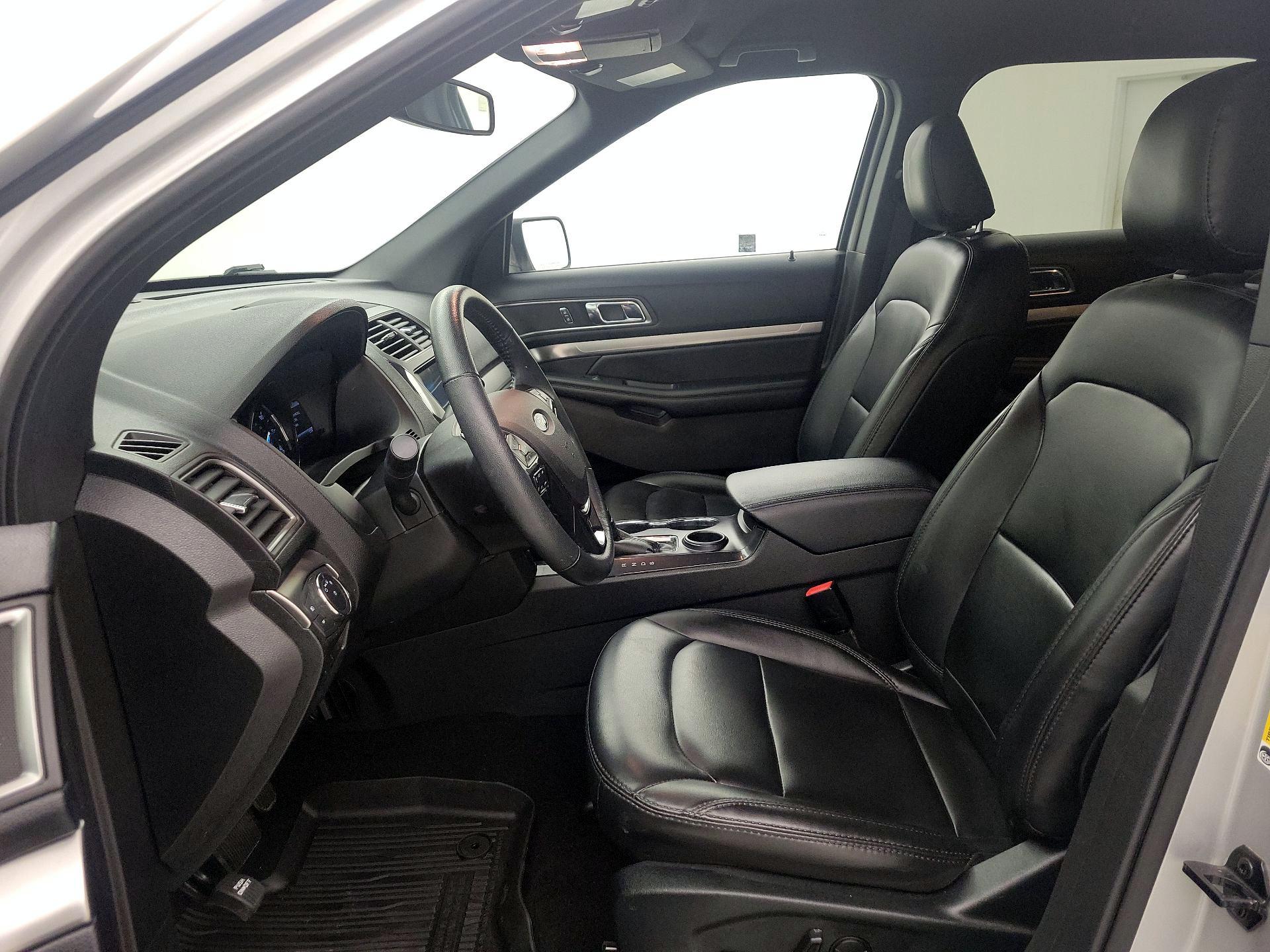 Thumbnail: 2019 Ford Explorer - 11