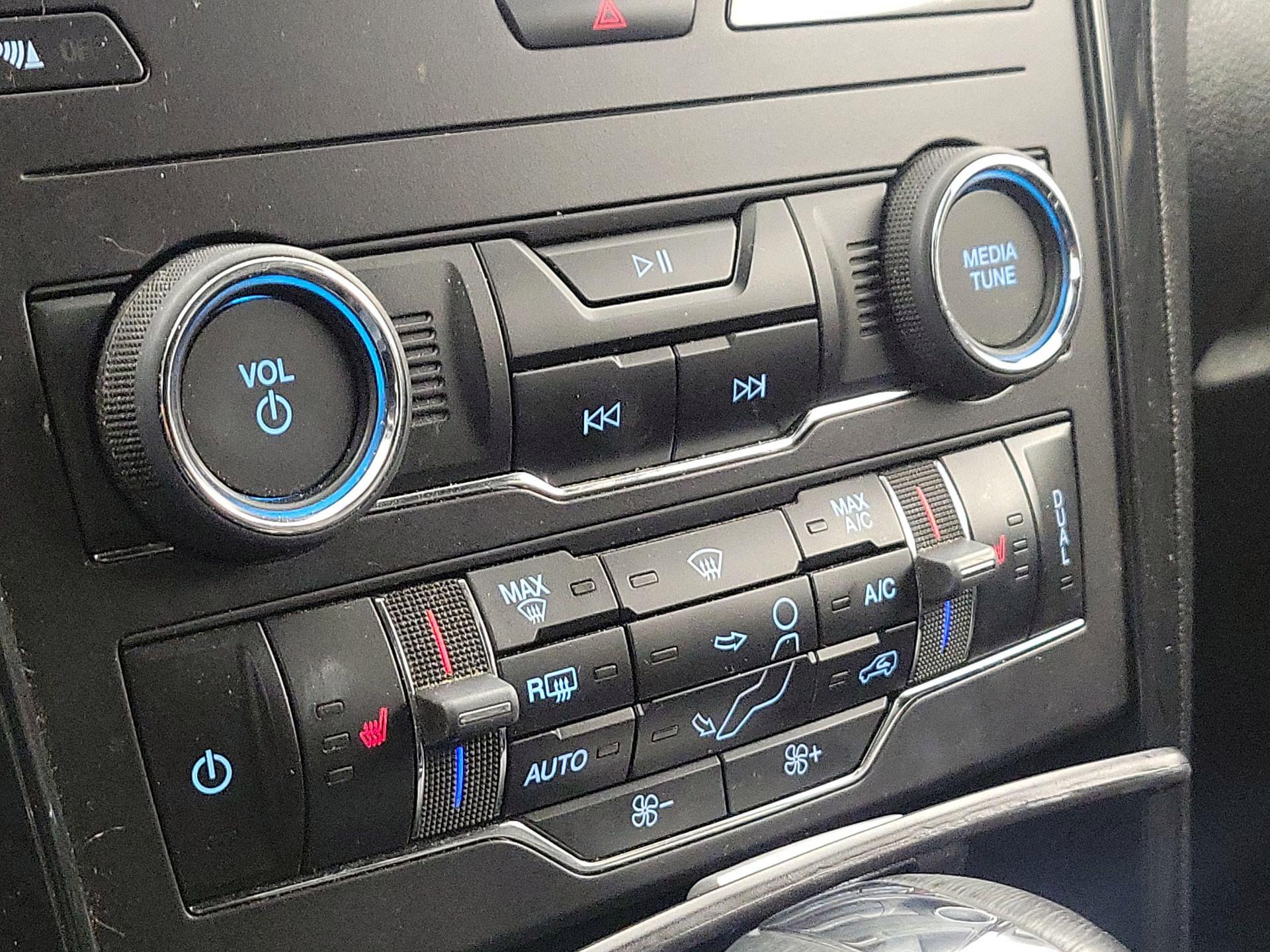 Thumbnail: 2019 Ford Explorer - 17