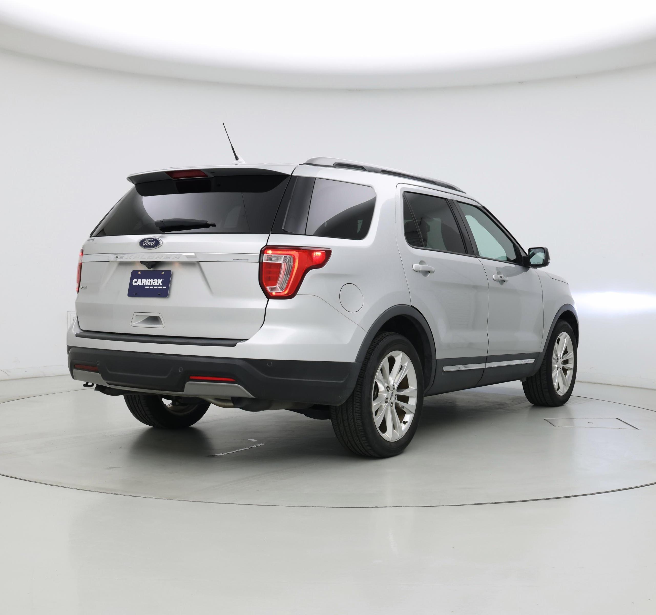 Thumbnail: 2019 Ford Explorer - 8