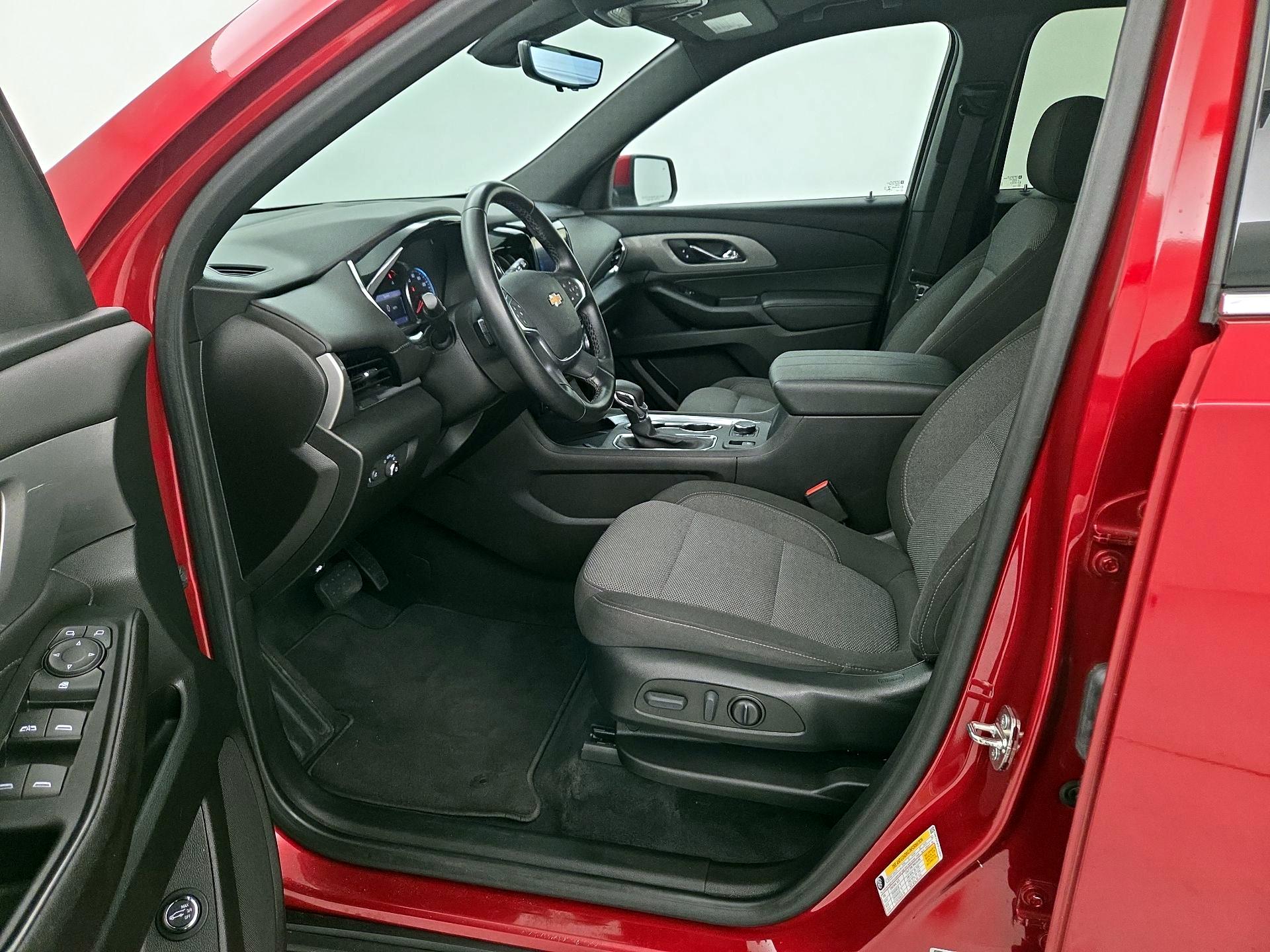 Thumbnail: 2023 Chevrolet Traverse - 11