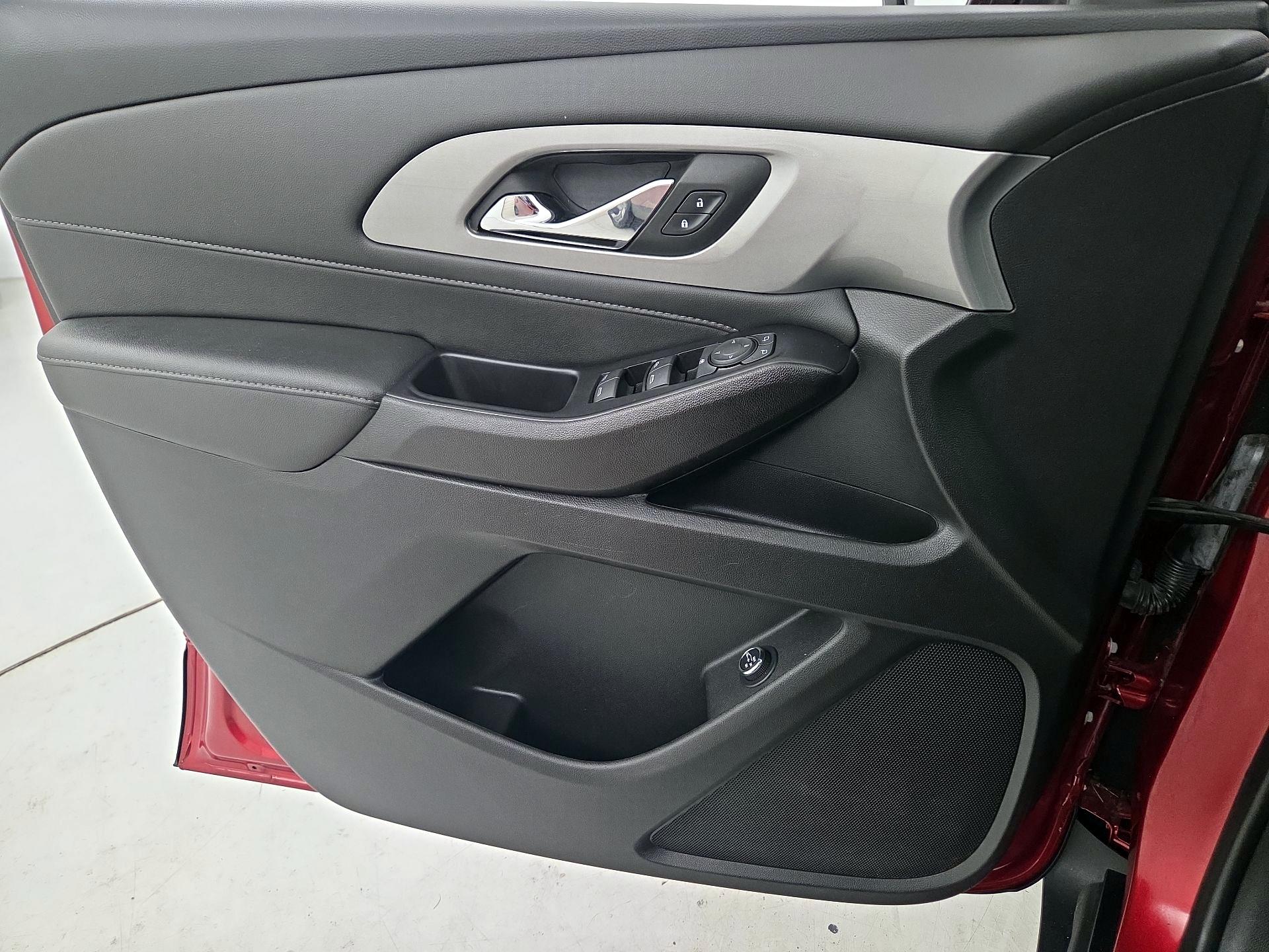 Thumbnail: 2023 Chevrolet Traverse - 12