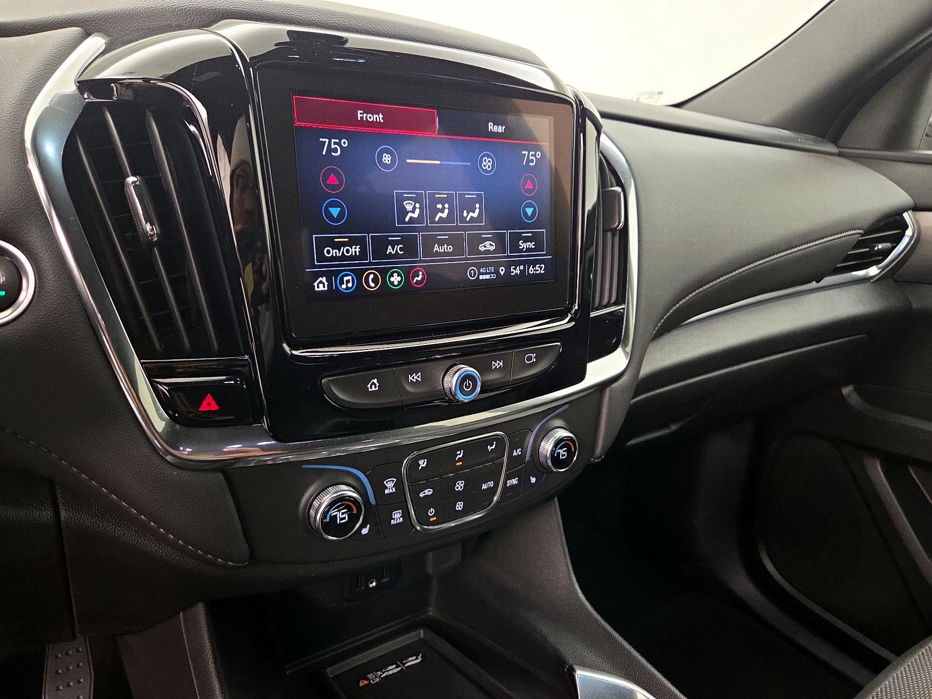 Thumbnail: 2023 Chevrolet Traverse - 16