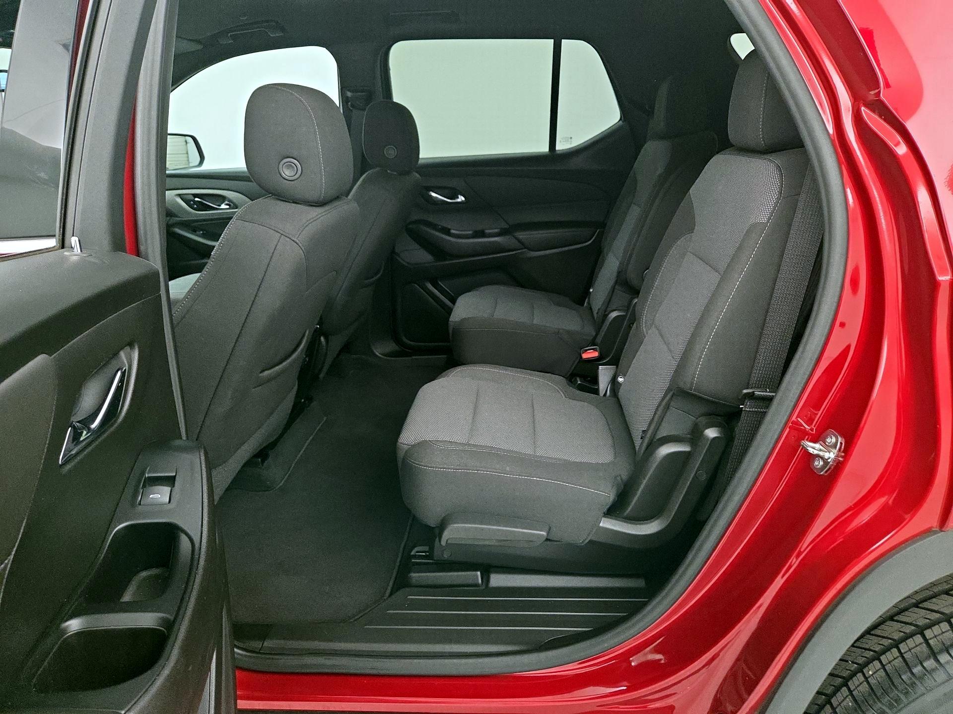 Thumbnail: 2023 Chevrolet Traverse - 19