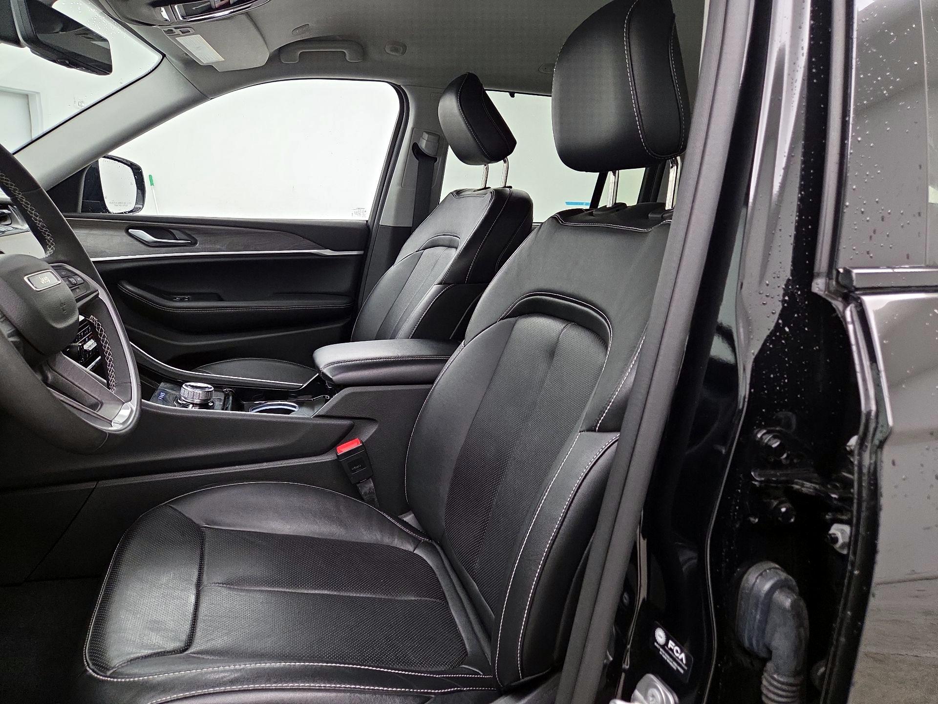 Thumbnail: 2023 Jeep Grand Cherokee - 11