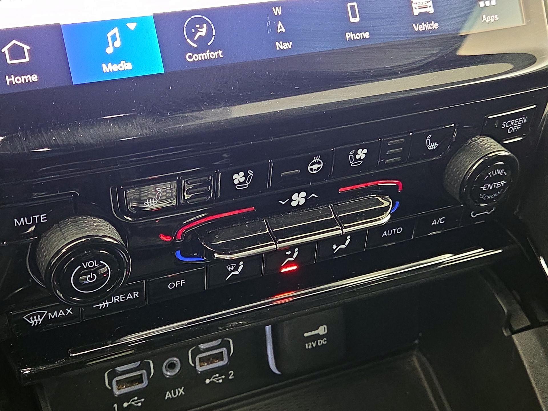 Thumbnail: 2023 Jeep Grand Cherokee - 17