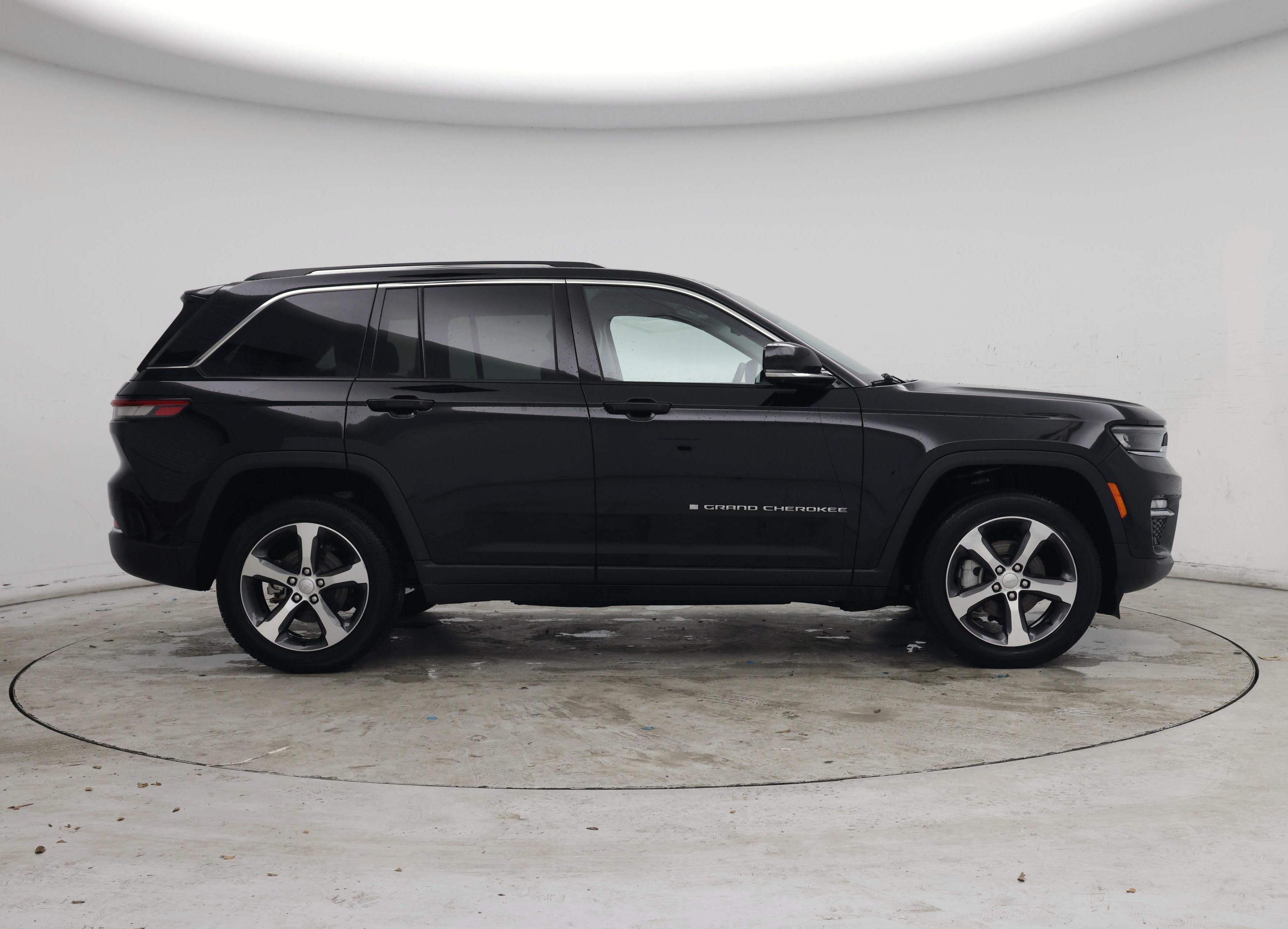 Thumbnail: 2023 Jeep Grand Cherokee - 7