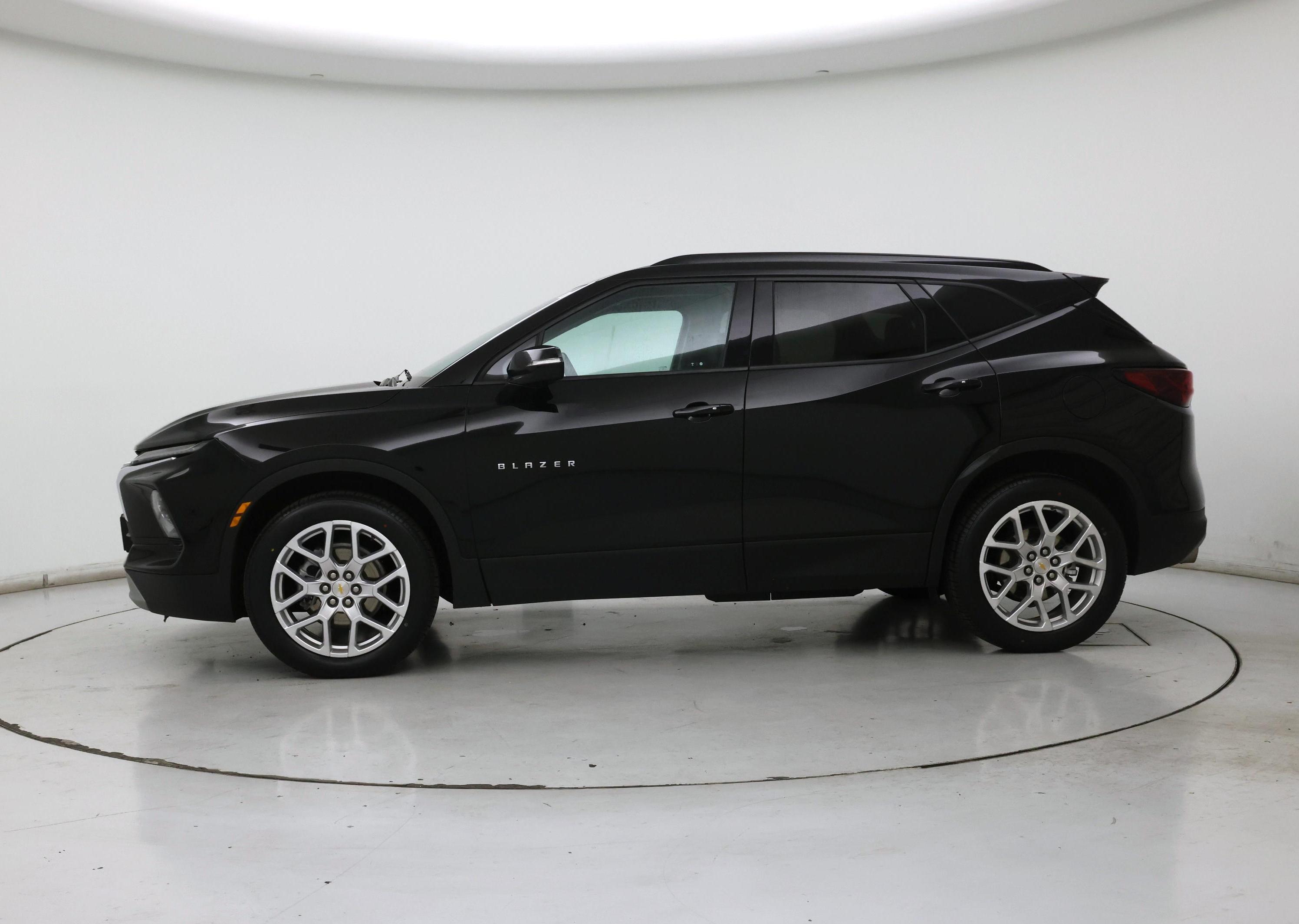 Thumbnail: 2023 Chevrolet Blazer - 3