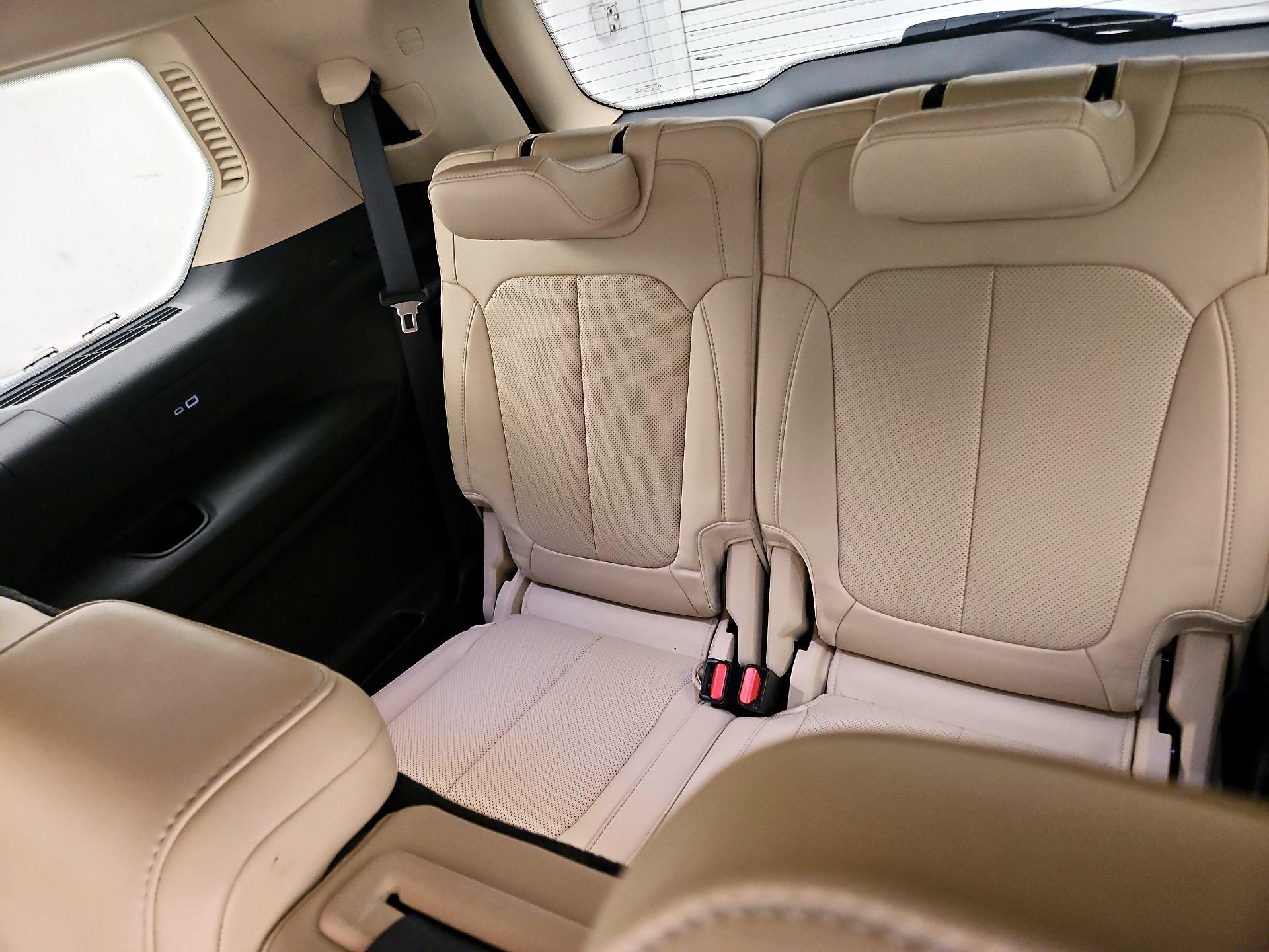 Thumbnail: 2022 Jeep Grand Cherokee L - 20