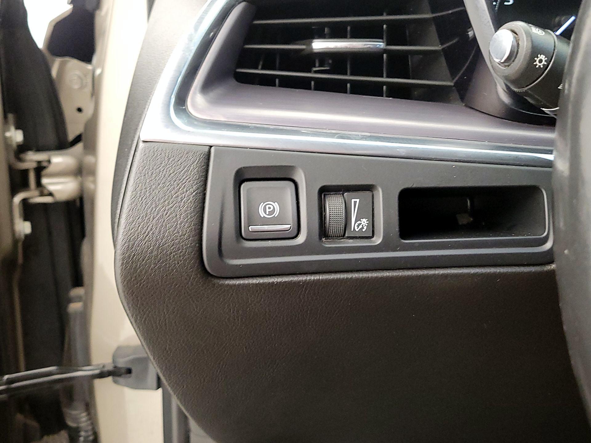 Thumbnail: 2022 Cadillac XT5 - 13