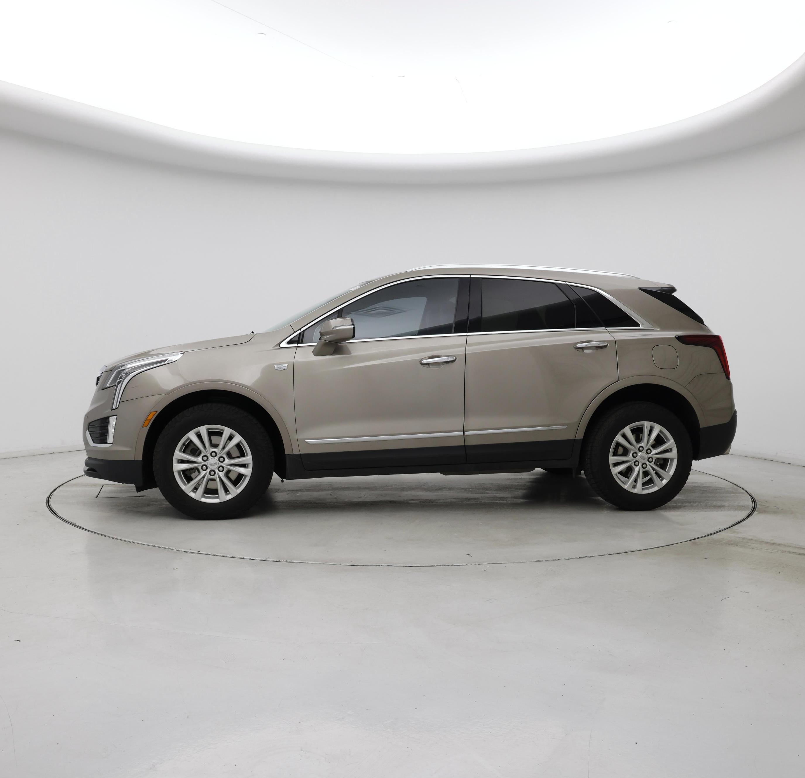 Thumbnail: 2022 Cadillac XT5 - 3