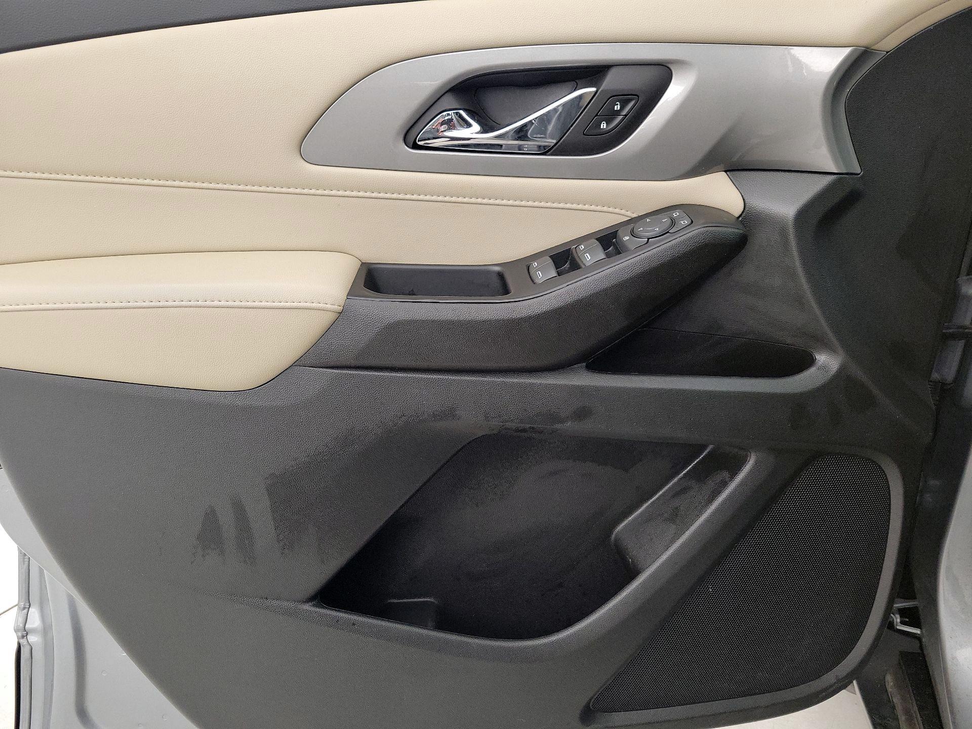 Thumbnail: 2023 Chevrolet Traverse - 12