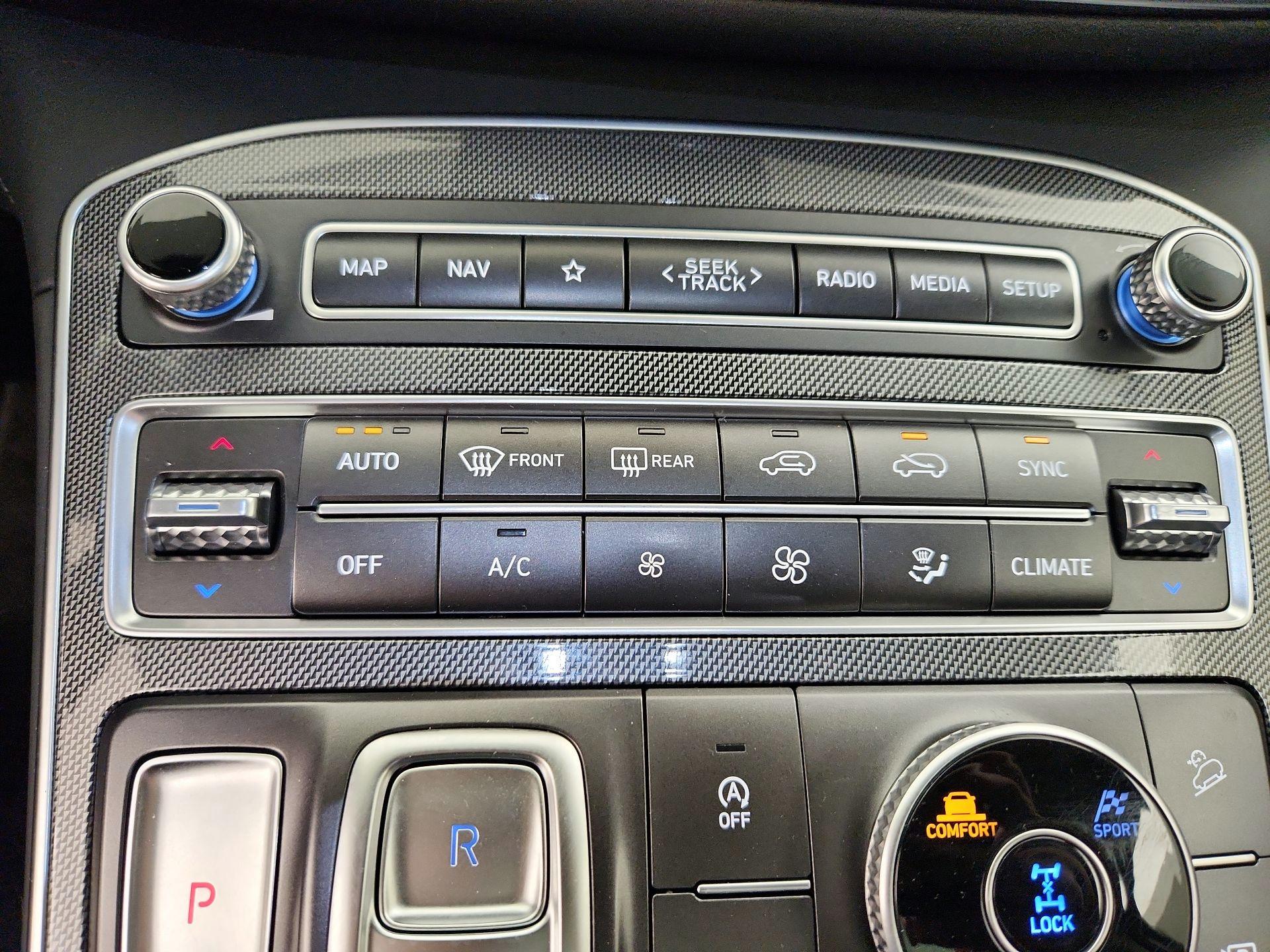 Thumbnail: 2023 Hyundai Santa Fe - 17