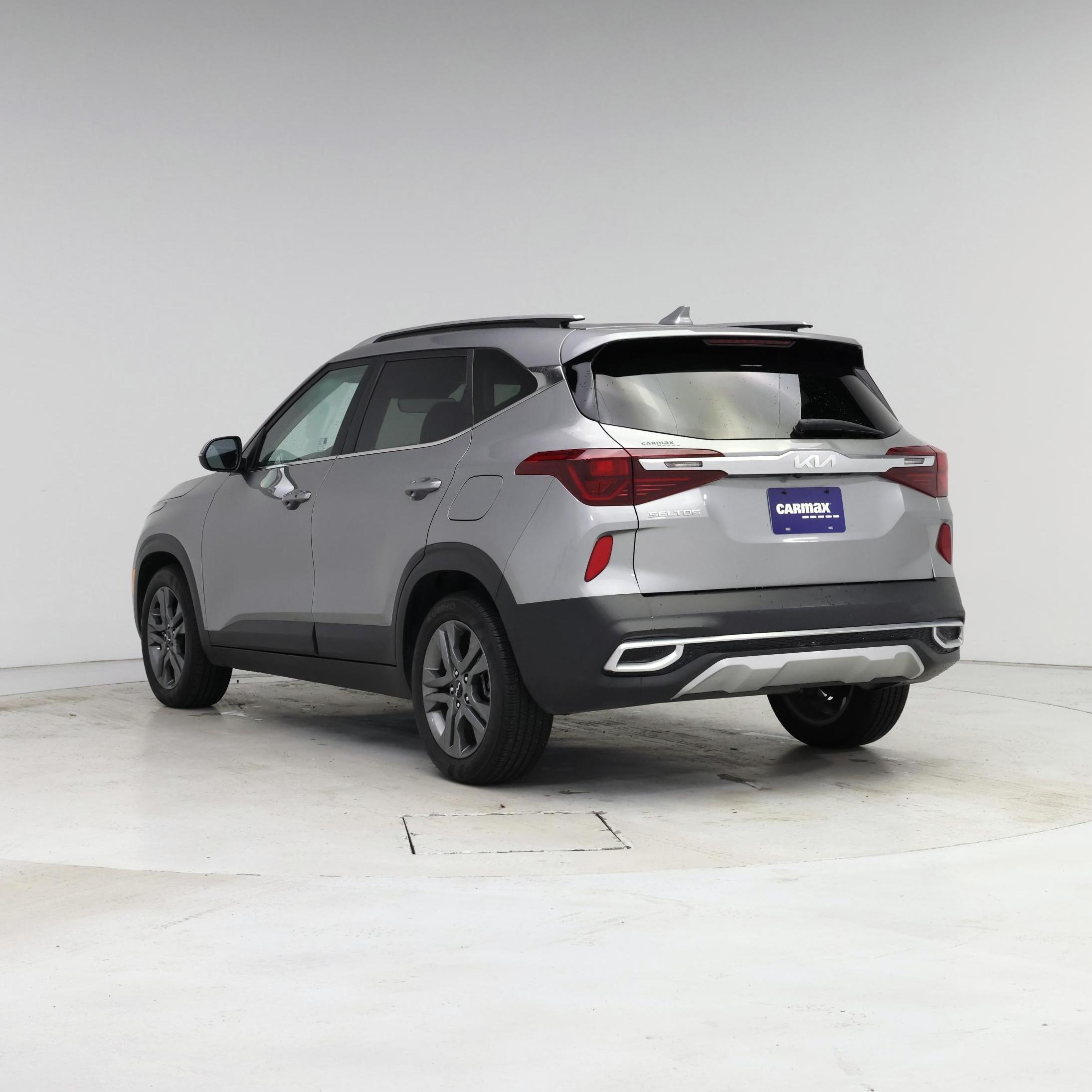 Thumbnail: 2023 Kia Seltos - 2