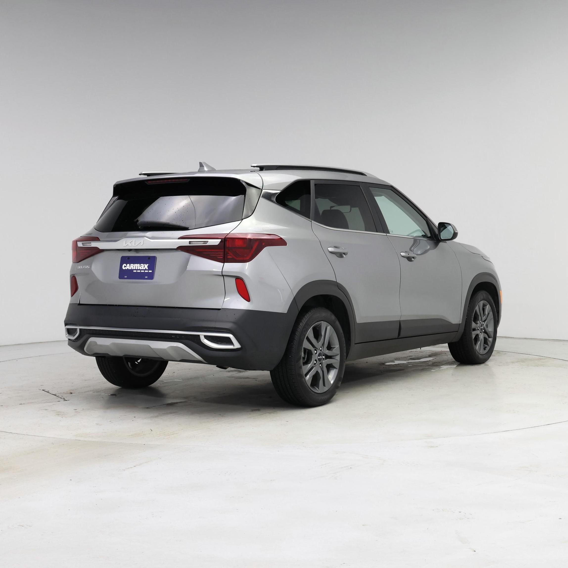 Thumbnail: 2023 Kia Seltos - 8