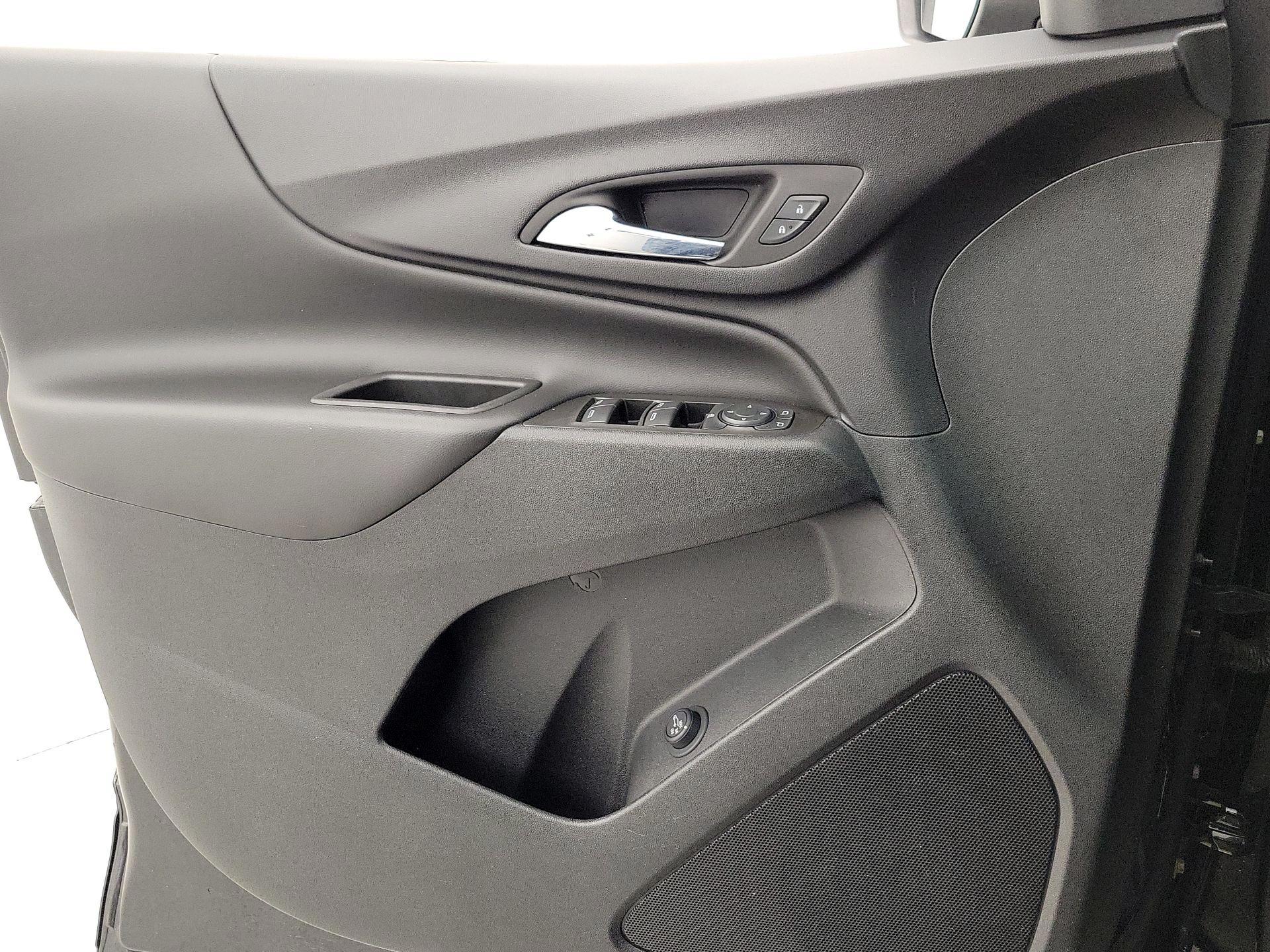 Thumbnail: 2022 Chevrolet Equinox - 12