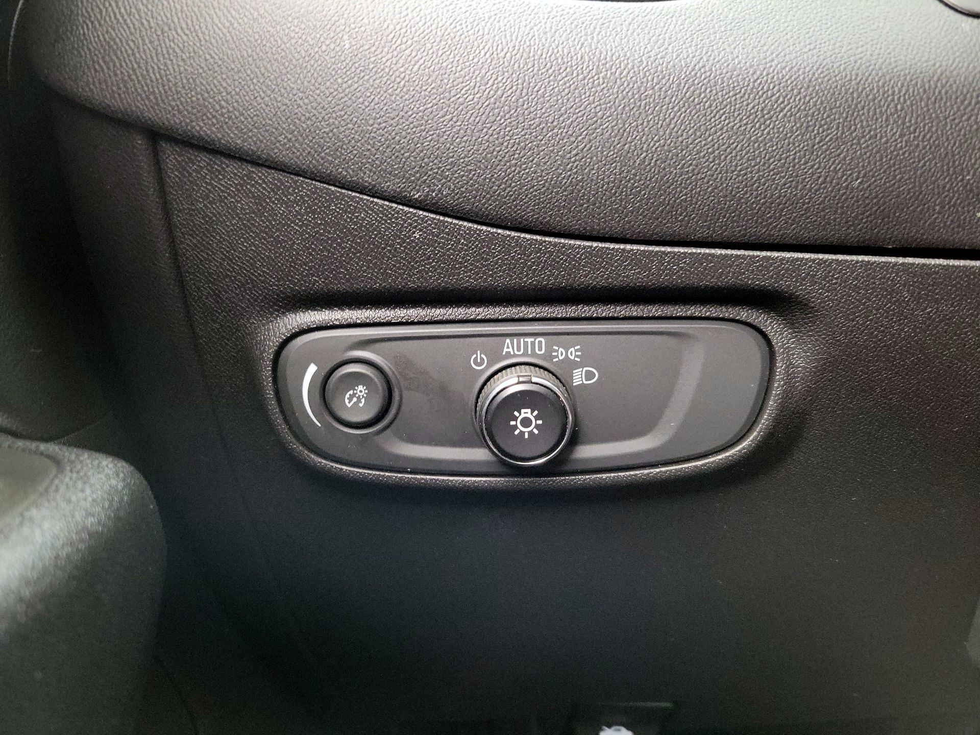 Thumbnail: 2022 Chevrolet Equinox - 13