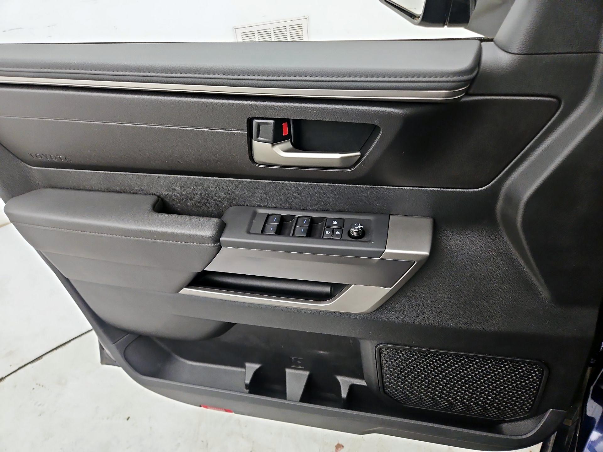 Thumbnail: 2022 Toyota Tundra - 12